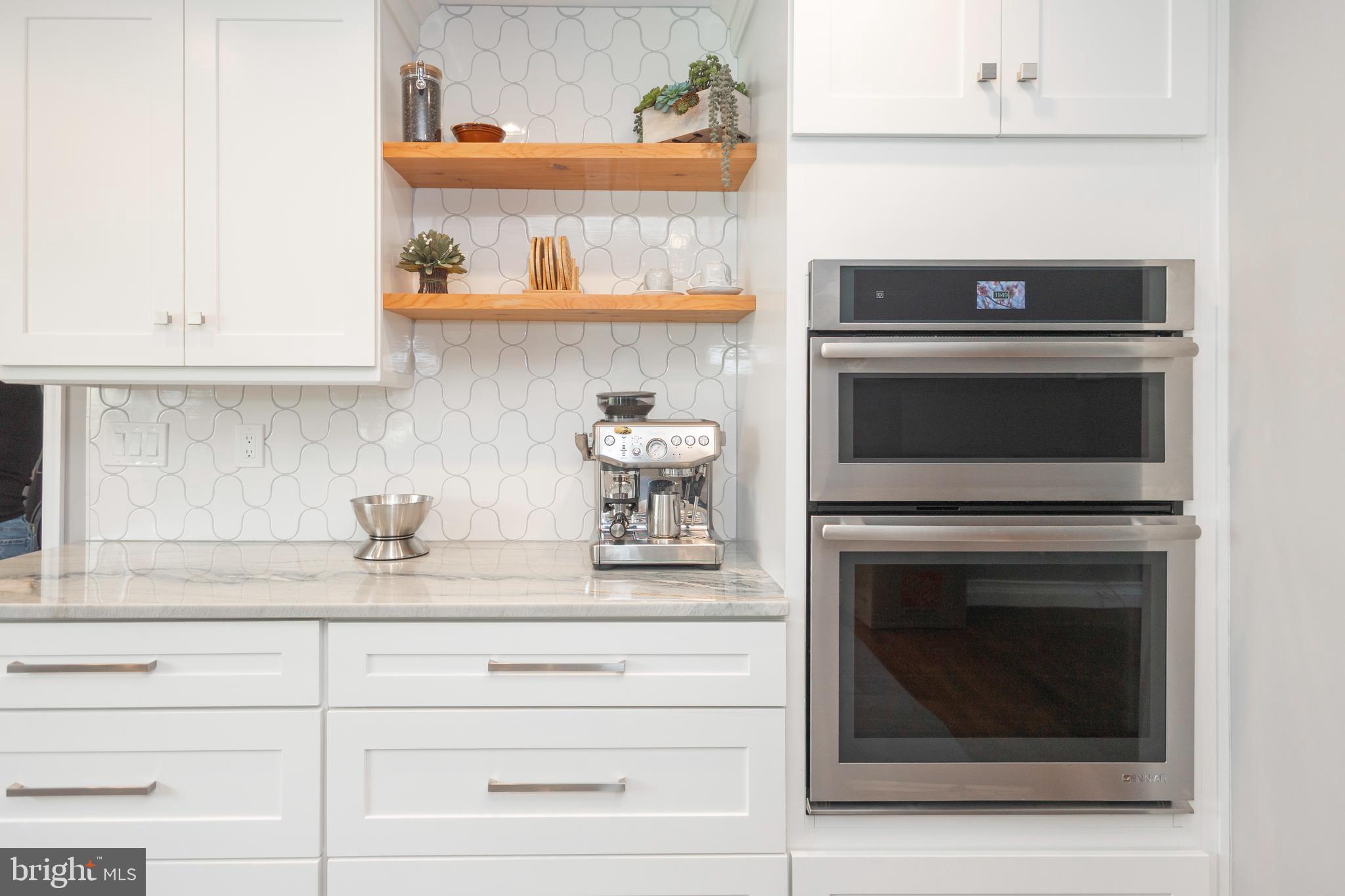 MOUNT EYRE MANOR - Residential