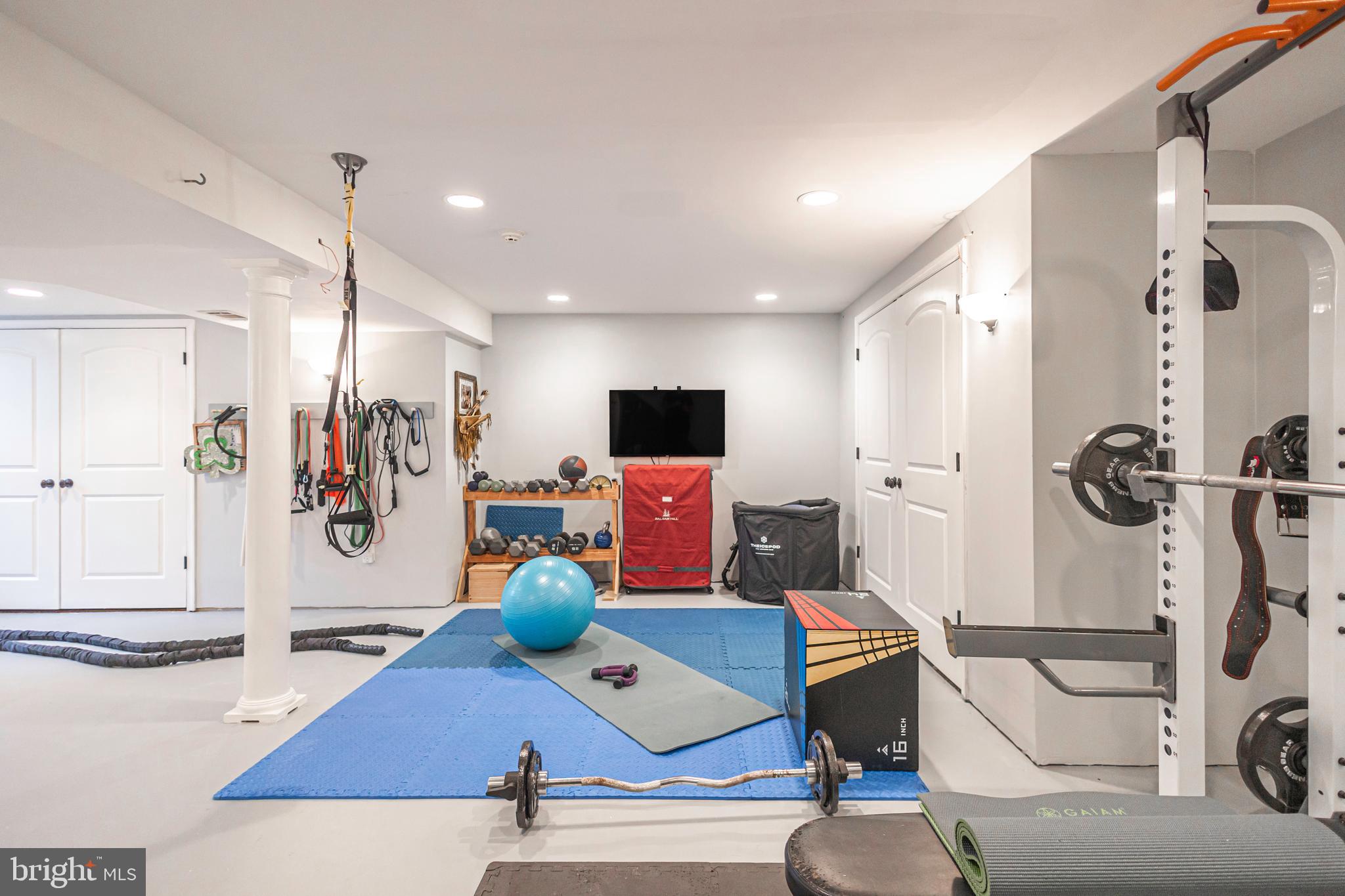 MOUNT EYRE MANOR - Residential