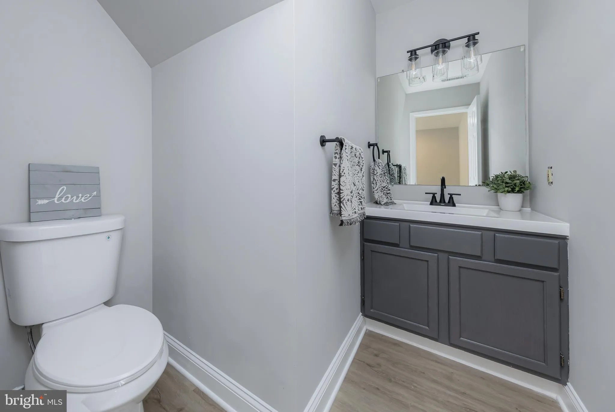 West Deptford, New Jersey 08086, United States, 3 Bedrooms Bedrooms, ,3 BathroomsBathrooms,Residential,Active,185857