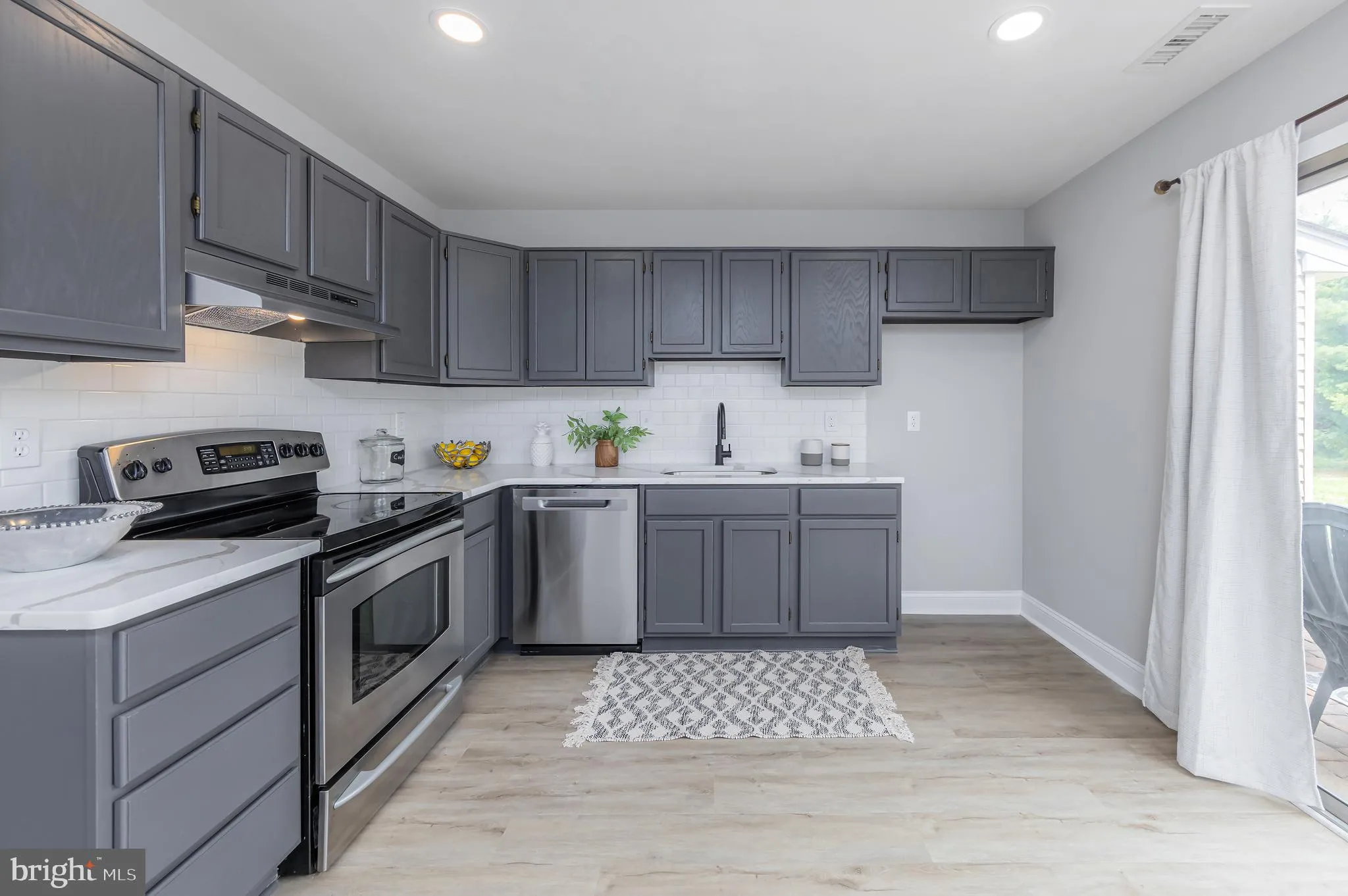 West Deptford, New Jersey 08086, United States, 3 Bedrooms Bedrooms, ,3 BathroomsBathrooms,Residential,Active,185857