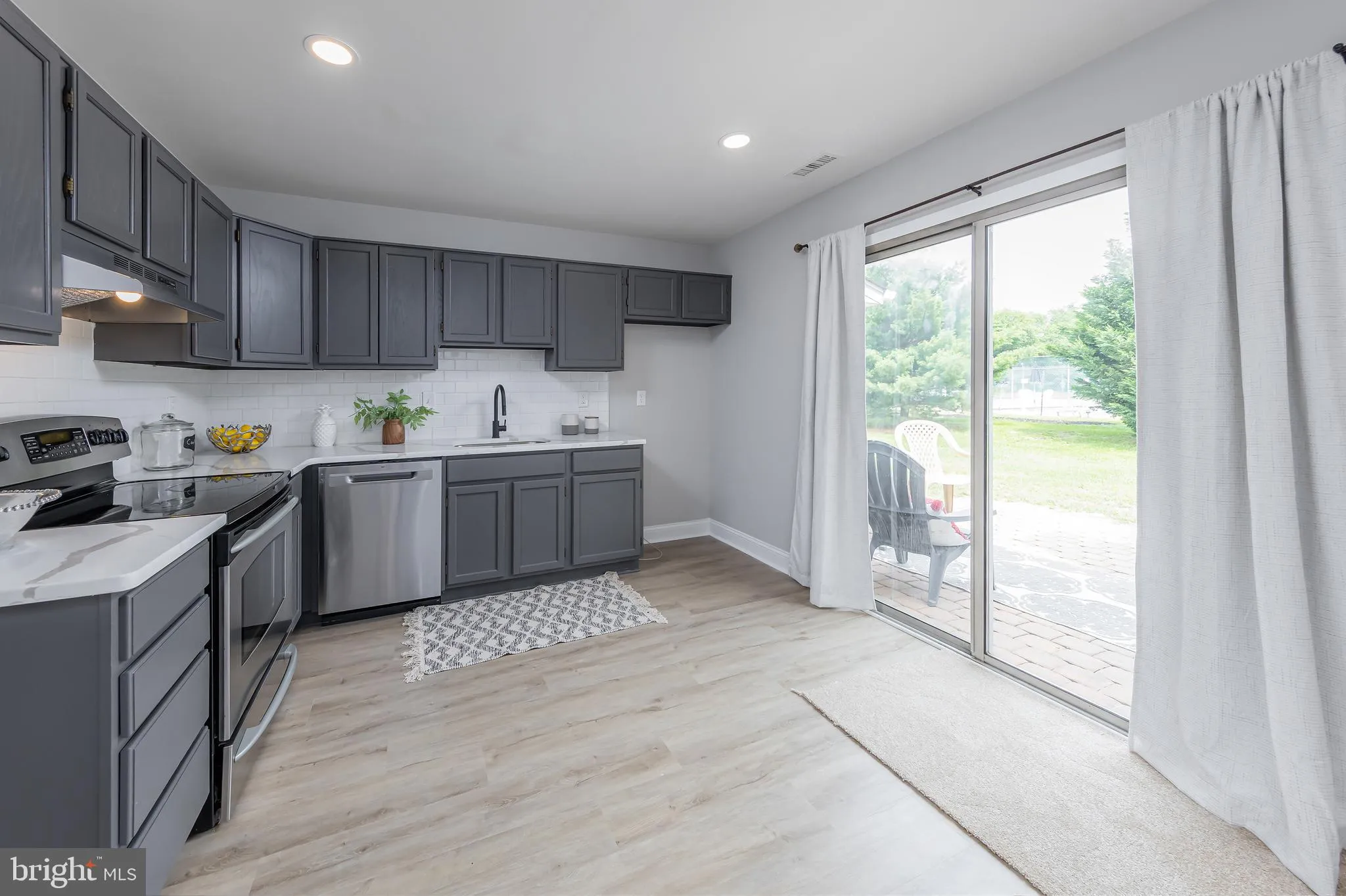 West Deptford, New Jersey 08086, United States, 3 Bedrooms Bedrooms, ,3 BathroomsBathrooms,Residential,Active,185857