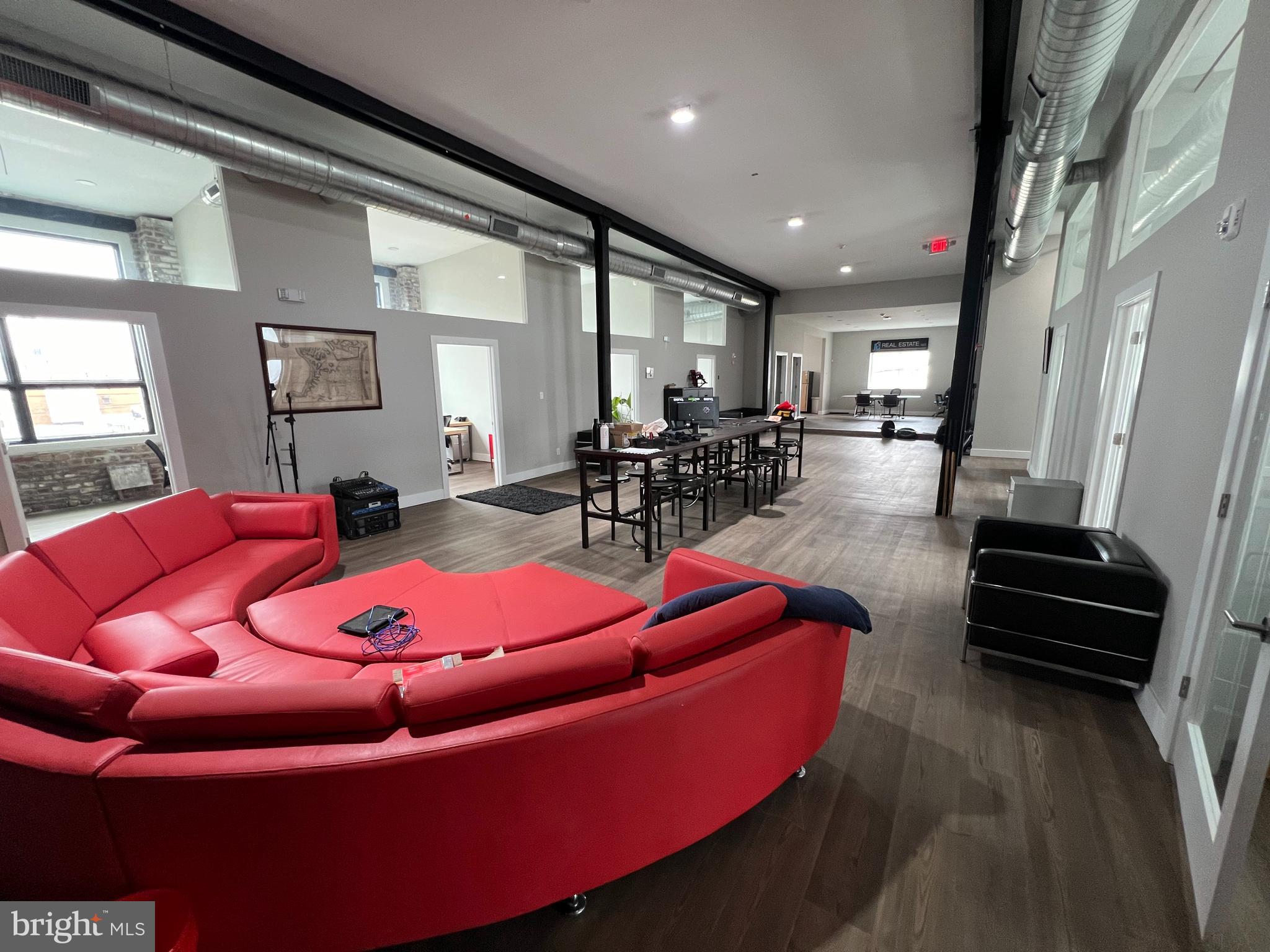 PORT RICHMOND - Commercial Lease