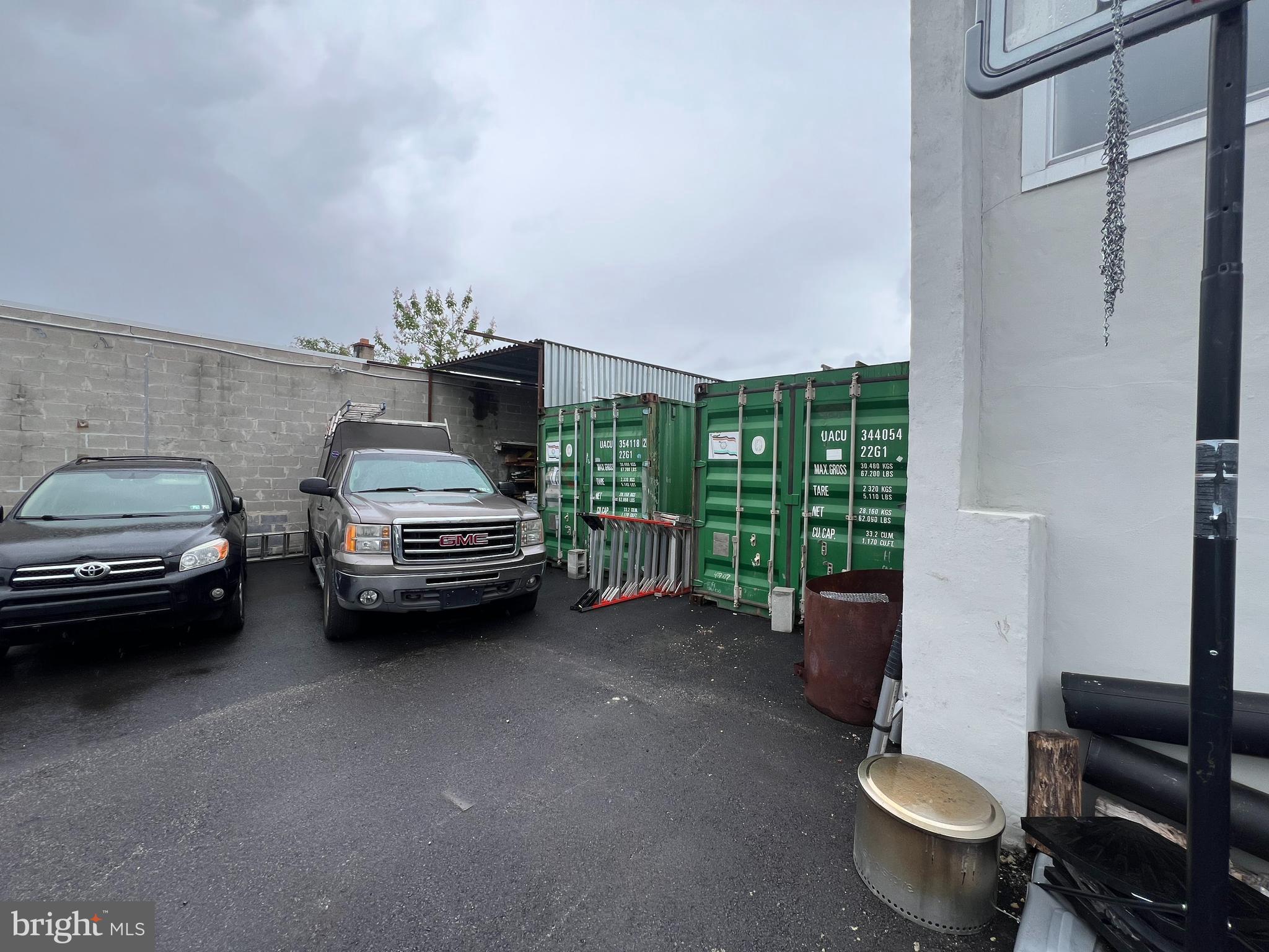 PORT RICHMOND - Commercial Lease