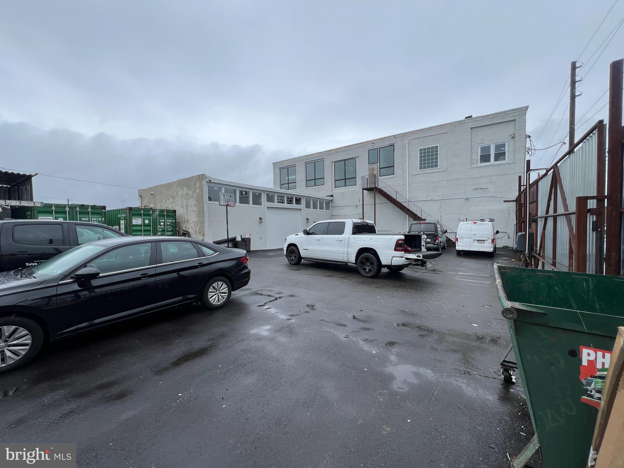 PORT RICHMOND - Commercial Lease