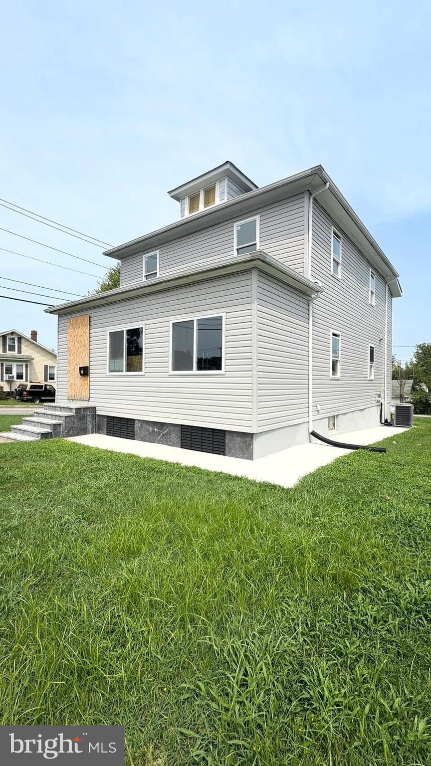 14 3RD AVENUE