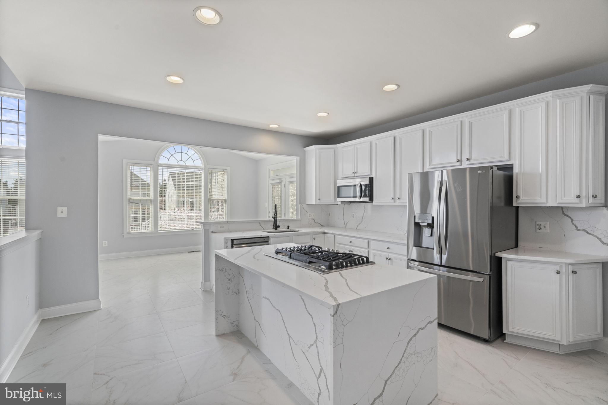 LANSDOWNE ON THE POTOMAC - Residential