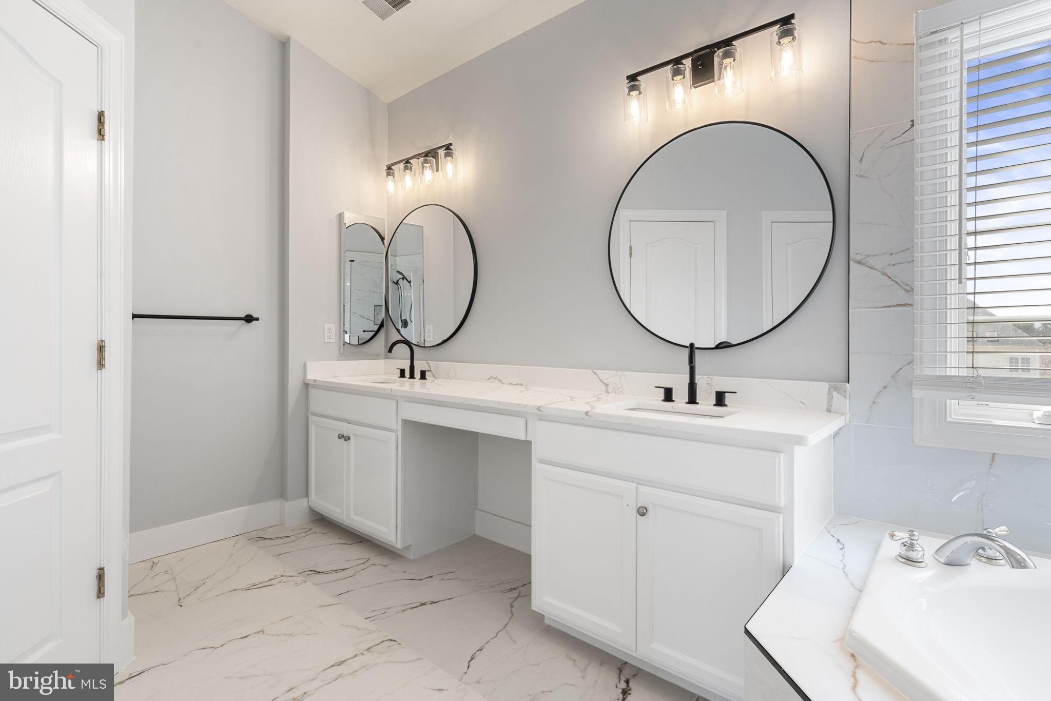 LANSDOWNE ON THE POTOMAC - Residential