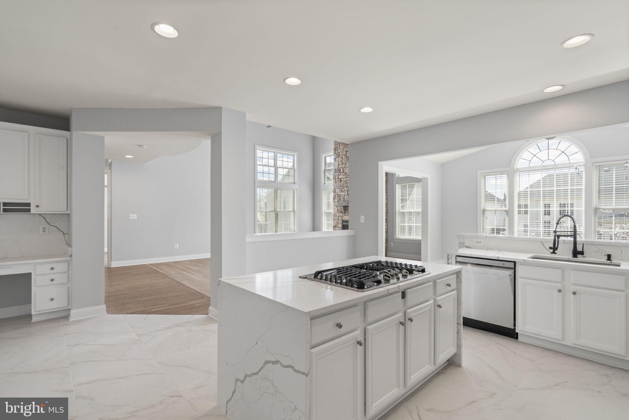 LANSDOWNE ON THE POTOMAC - Residential