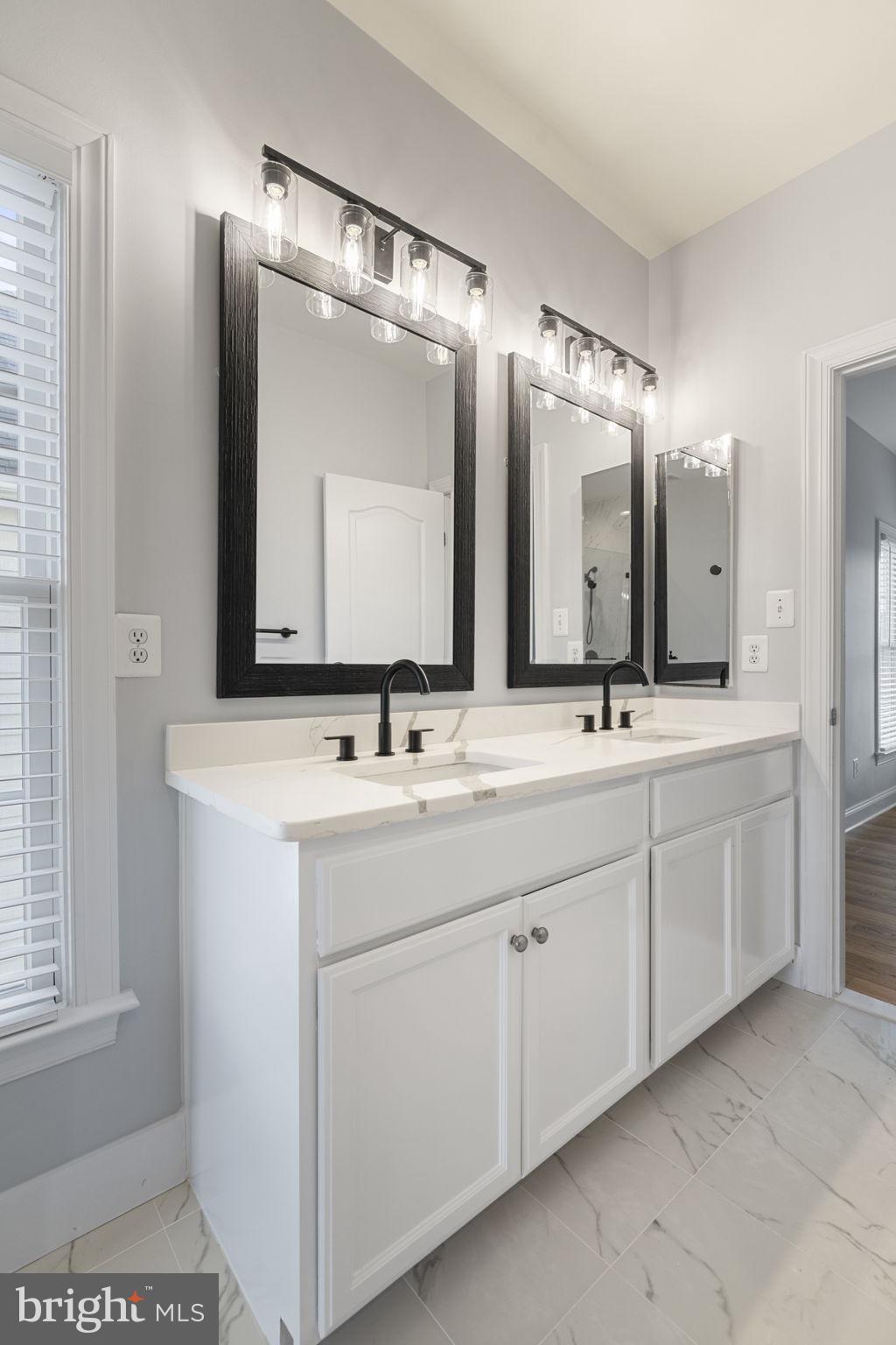 LANSDOWNE ON THE POTOMAC - Residential