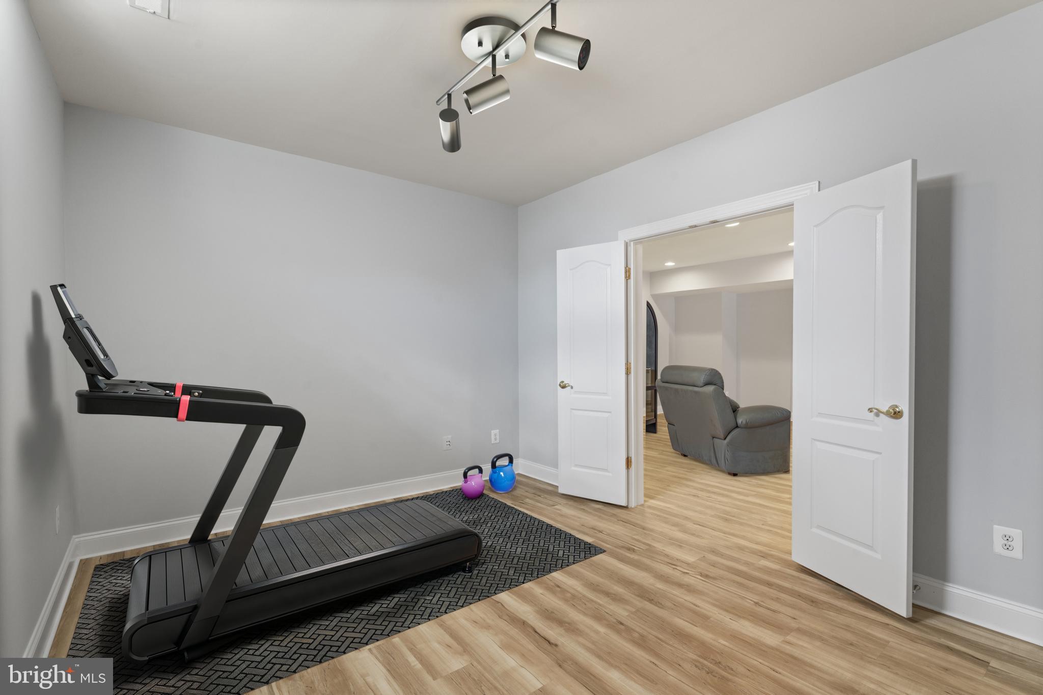 LANSDOWNE ON THE POTOMAC - Residential