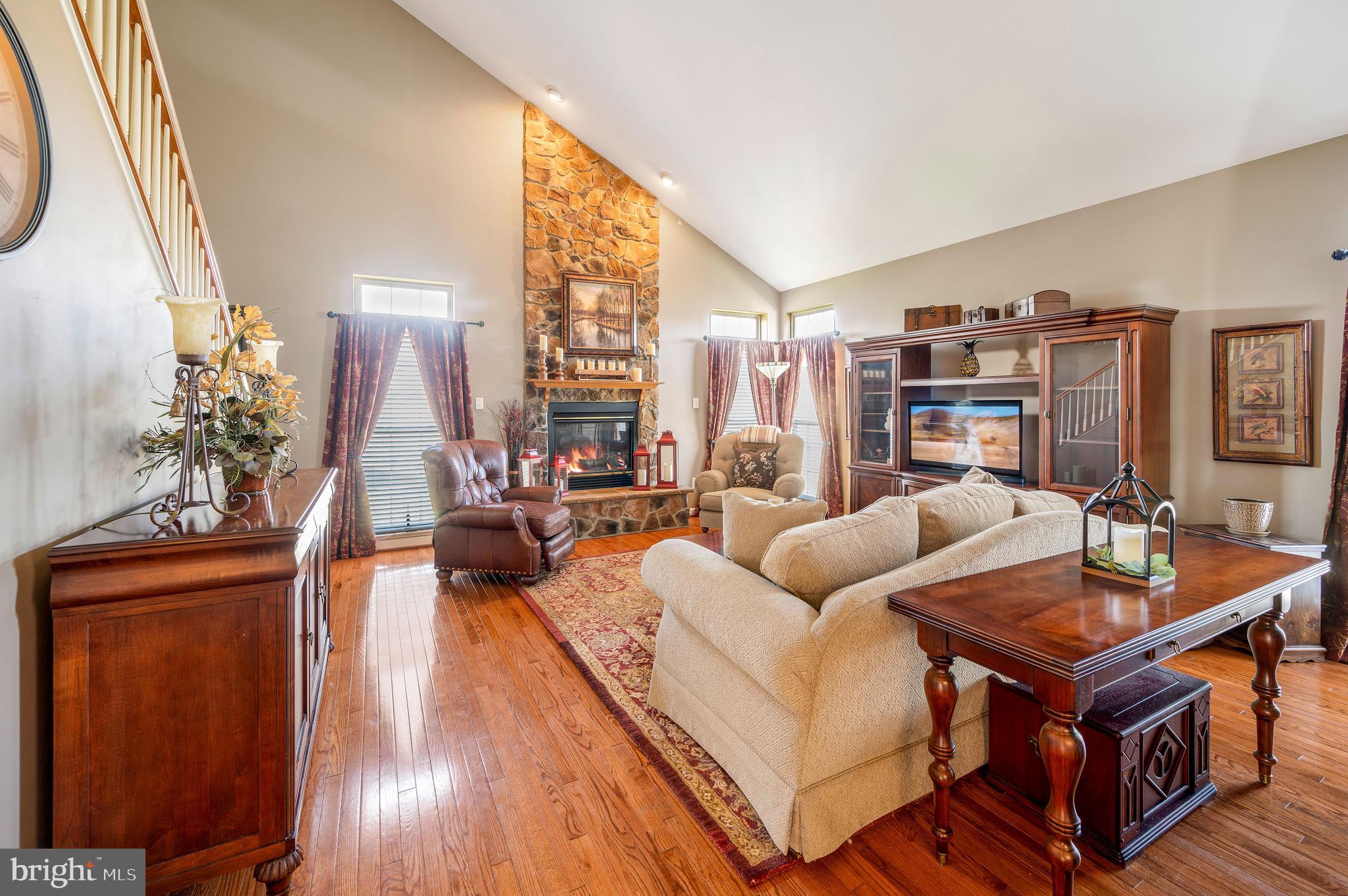 MACOBY WOODS - Residential