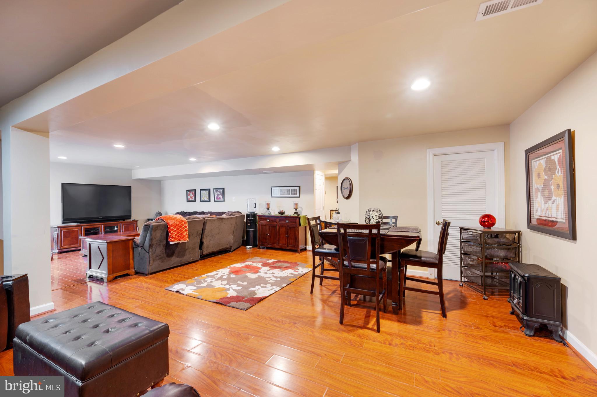 MACOBY WOODS - Residential