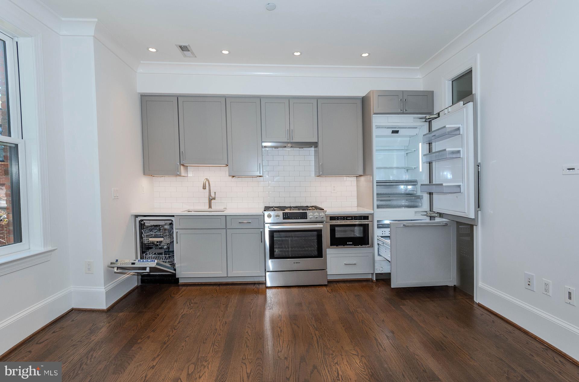 418 7TH STREET SE 302