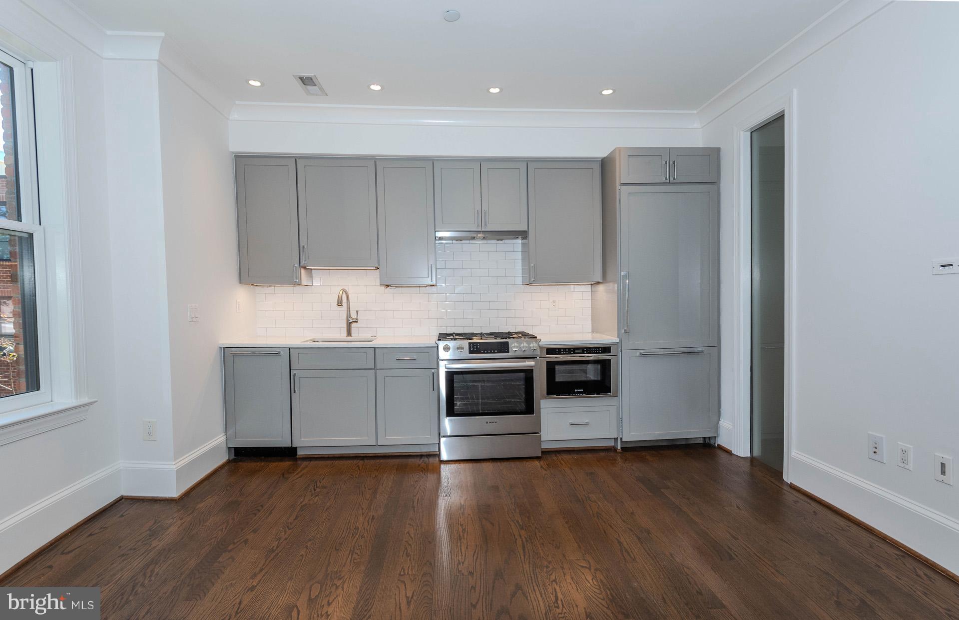 418 7TH STREET SE 302