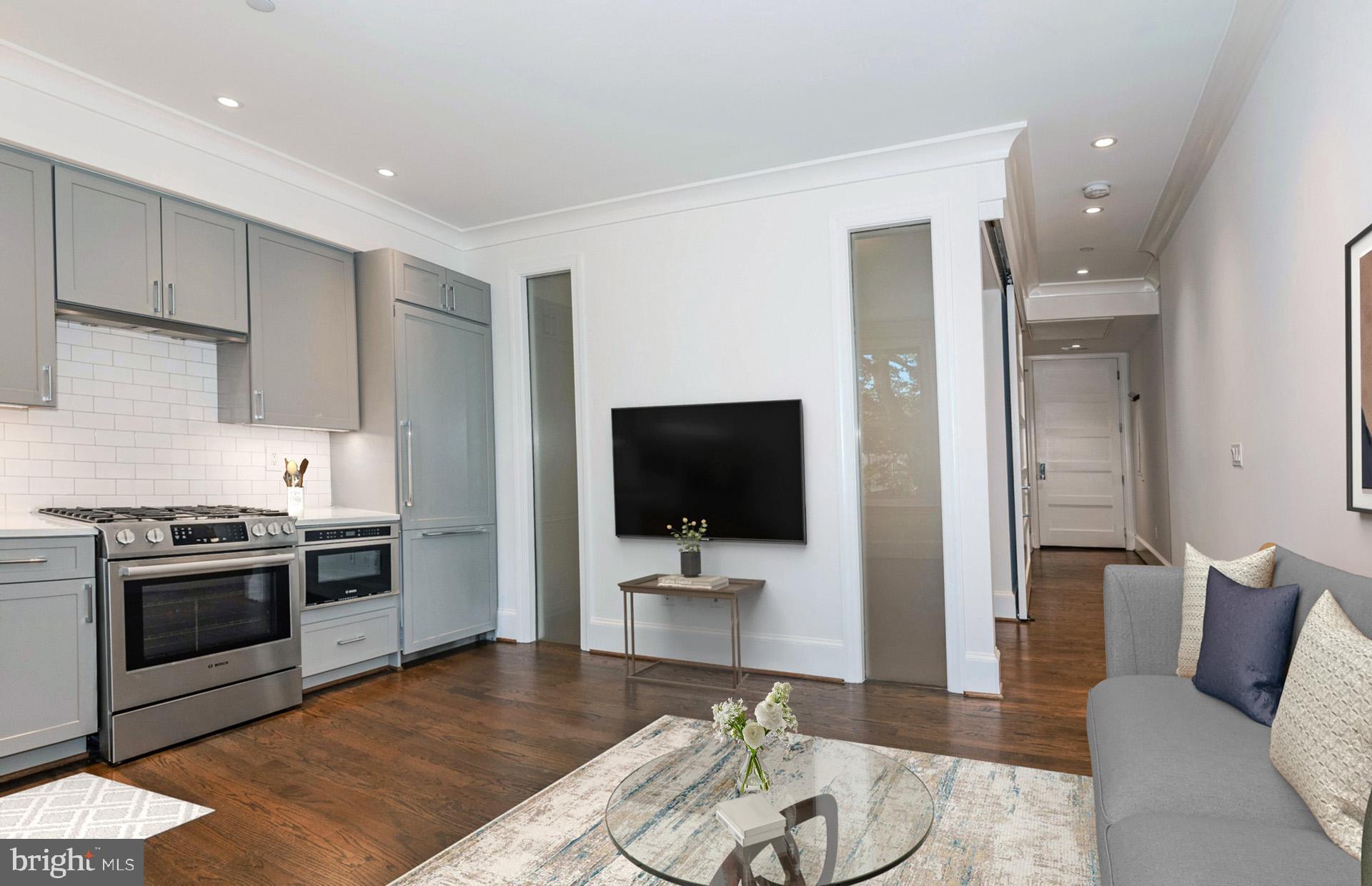 418 7TH STREET SE 302