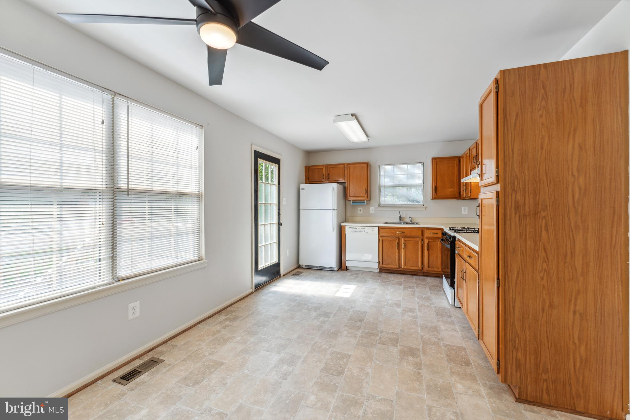 TUDOR OAKS - Residential Lease