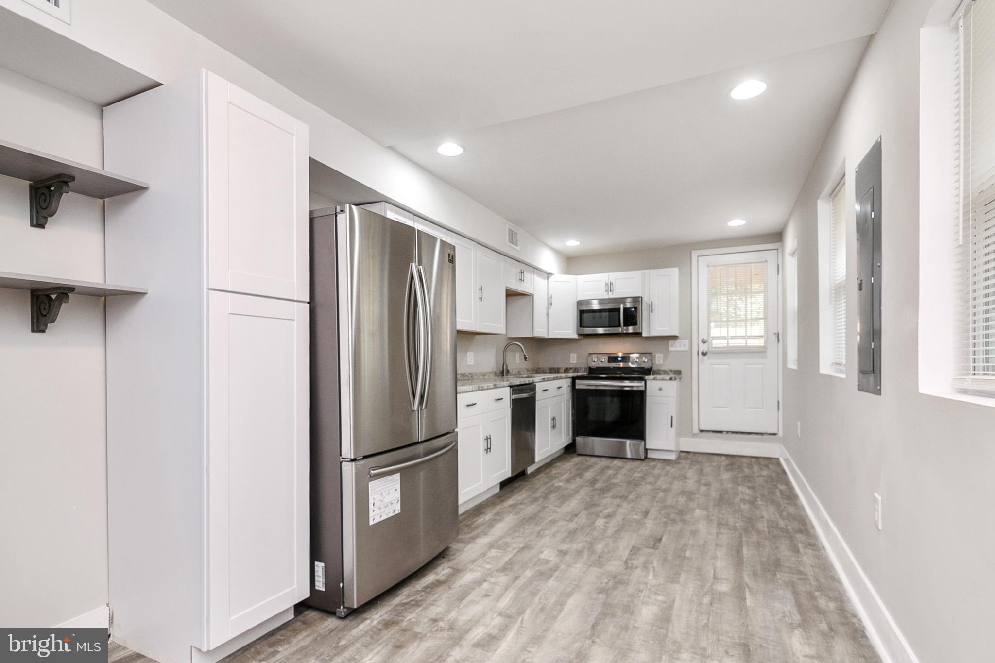 2221 E FAYETTE STREET