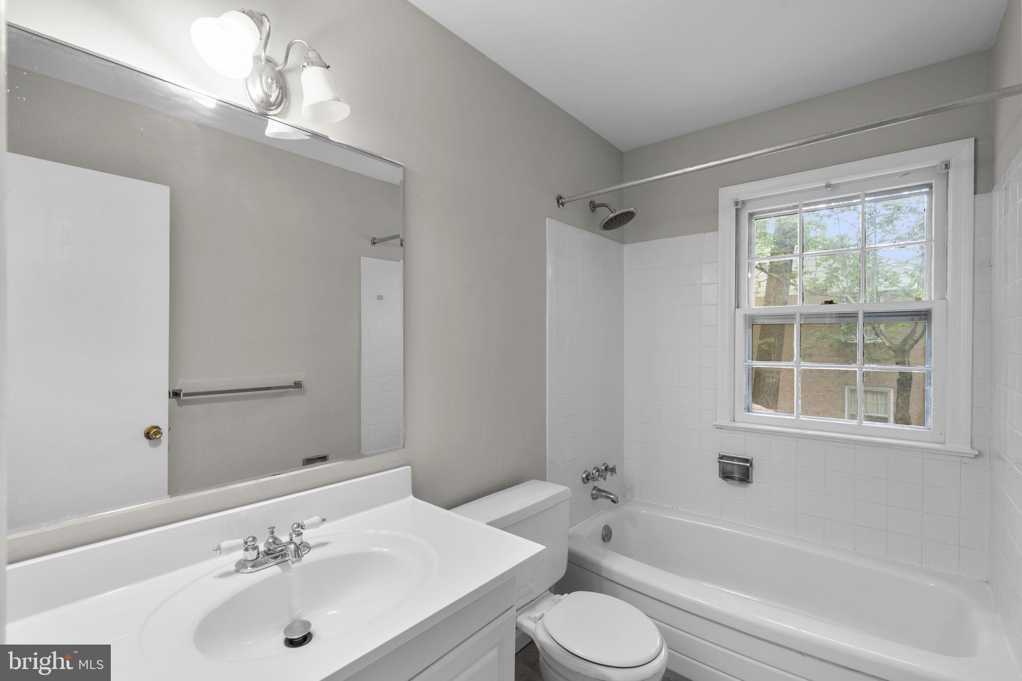 POTOMAC WOODS - Residential