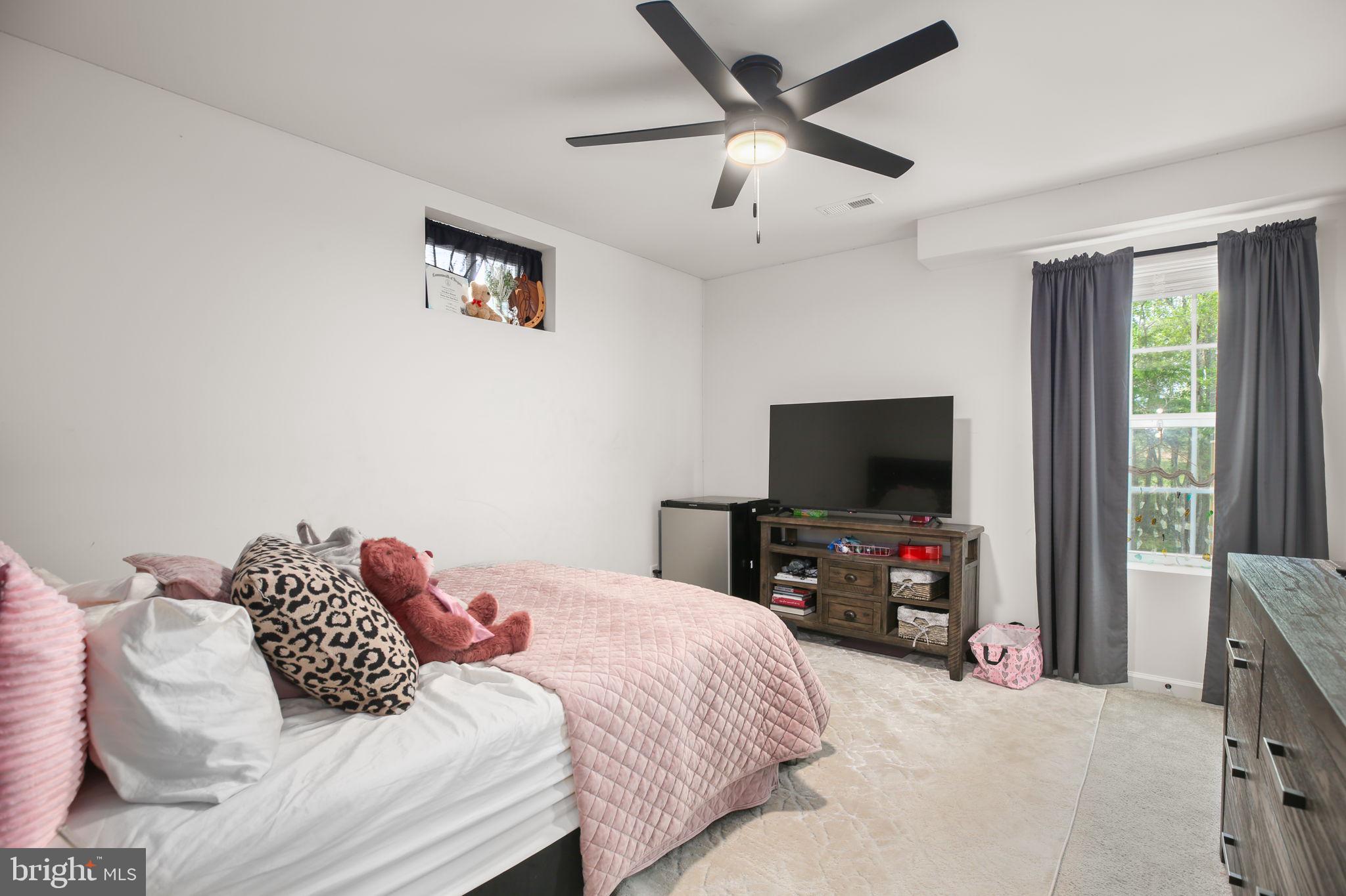 LANDS END AT LAKE ANNA - Residential