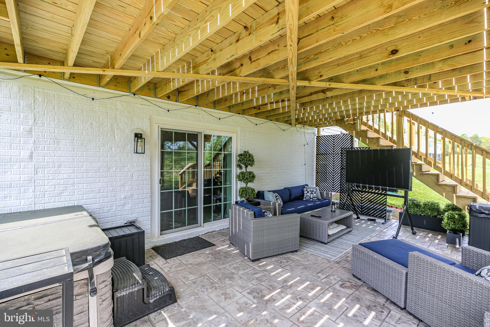 LANDS END AT LAKE ANNA - Residential