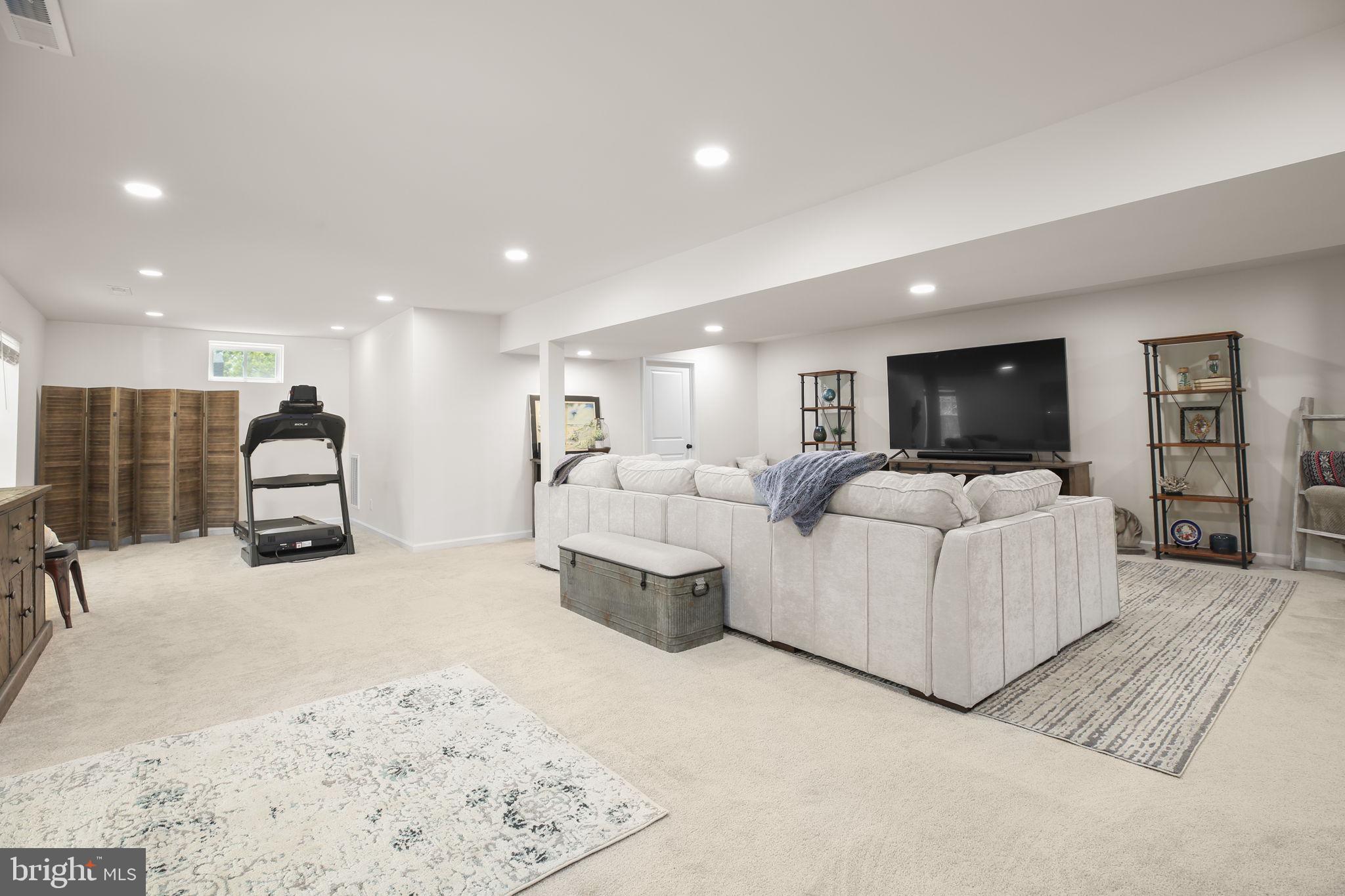 LANDS END AT LAKE ANNA - Residential