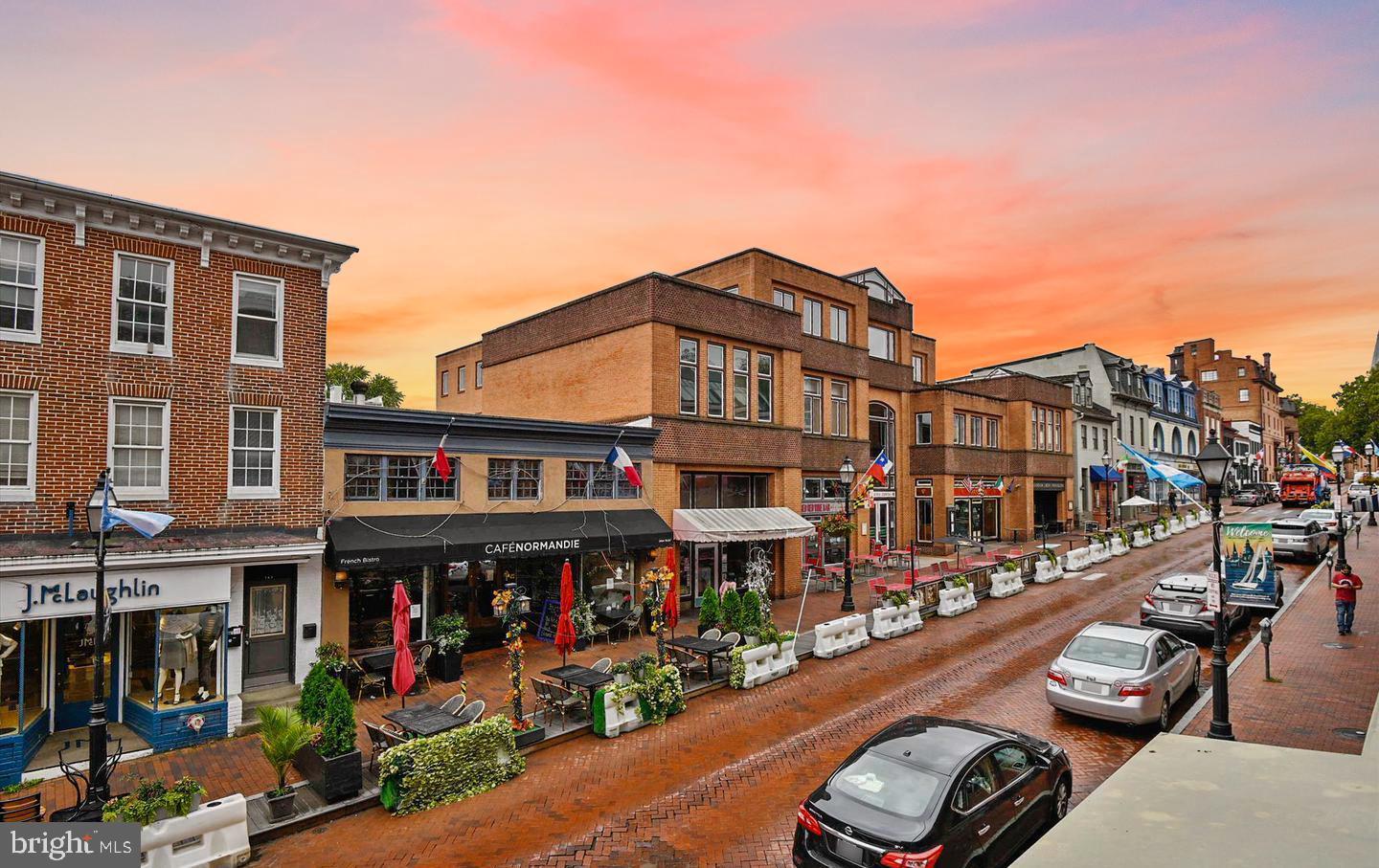 HISTORIC DISTRICT - Residential Lease