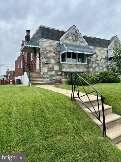 Townhouse For Sale - 8927 Revere Street<br/> PHILADELPHIA, PA 19152