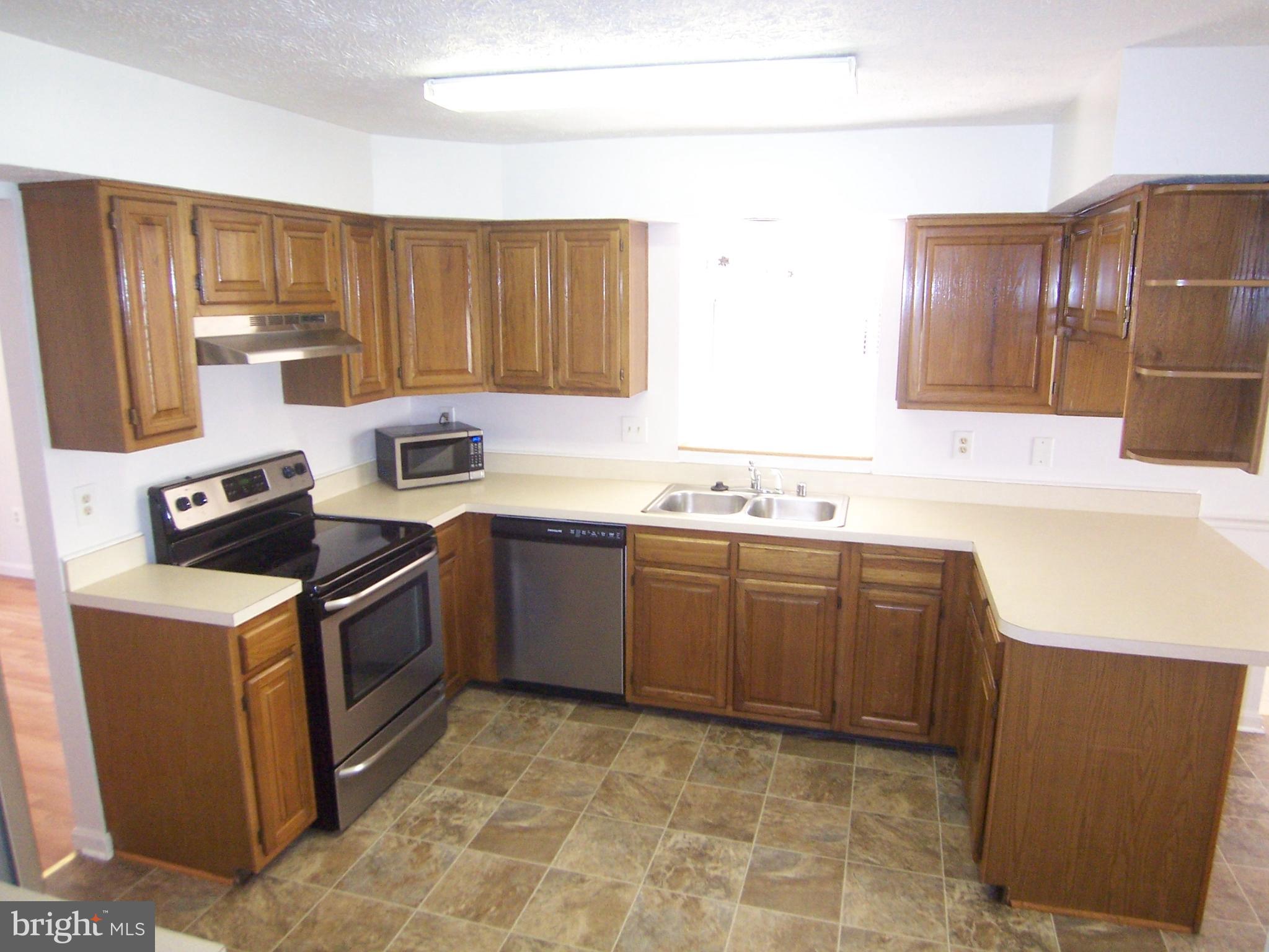 HUNTERS RUN - Residential Lease