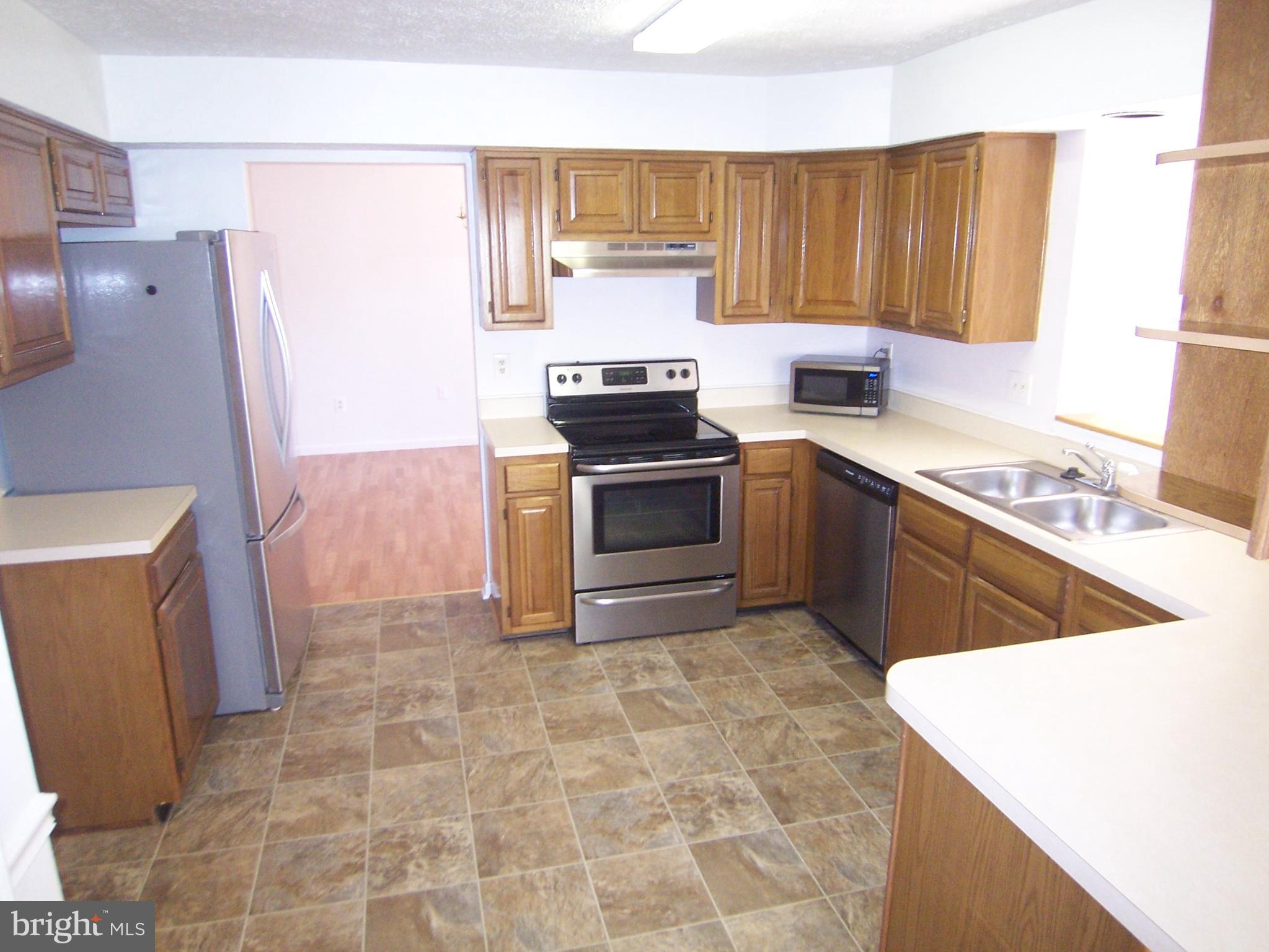 HUNTERS RUN - Residential Lease