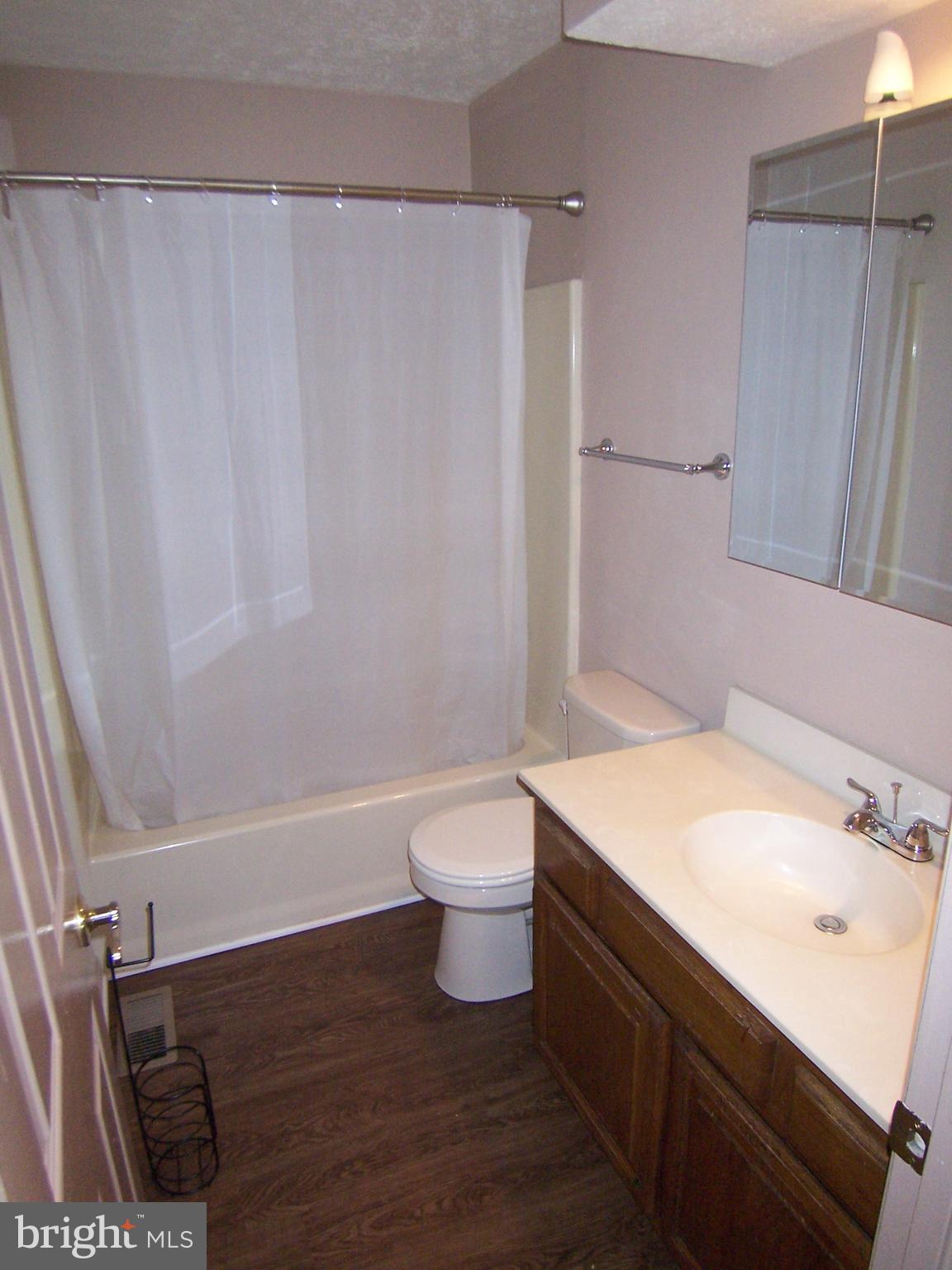 HUNTERS RUN - Residential Lease