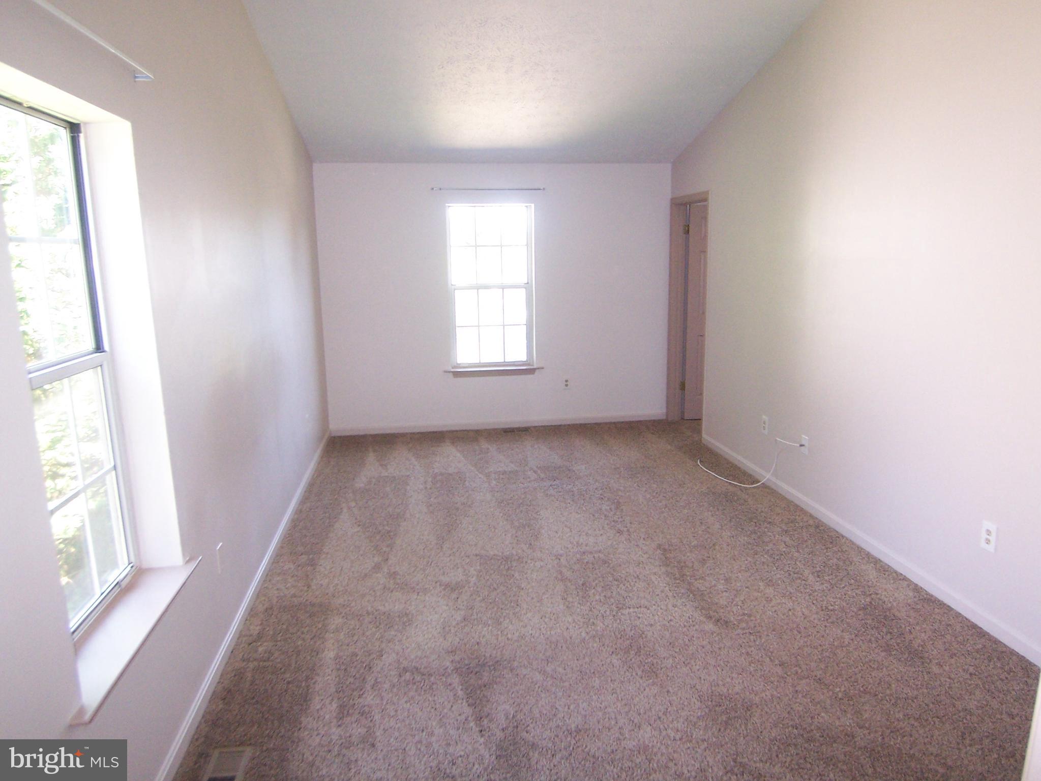 HUNTERS RUN - Residential Lease