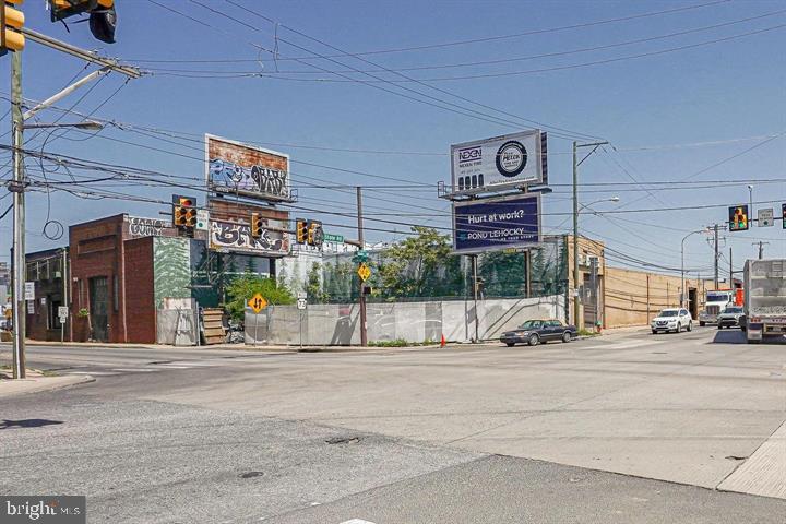 PRIME LAND FOR SALE – GREAT LOCATION! Don’t miss this opportunity to own a well-located lot near major highways and busy roads. Perfect for development or investment. High visibility and easy access make this a fantastic opportunity!