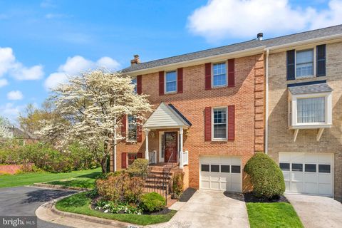 Photo of 7001 Dunningham Place #7, MCLEAN, VA 22101 (MLS # VAFX2312992)