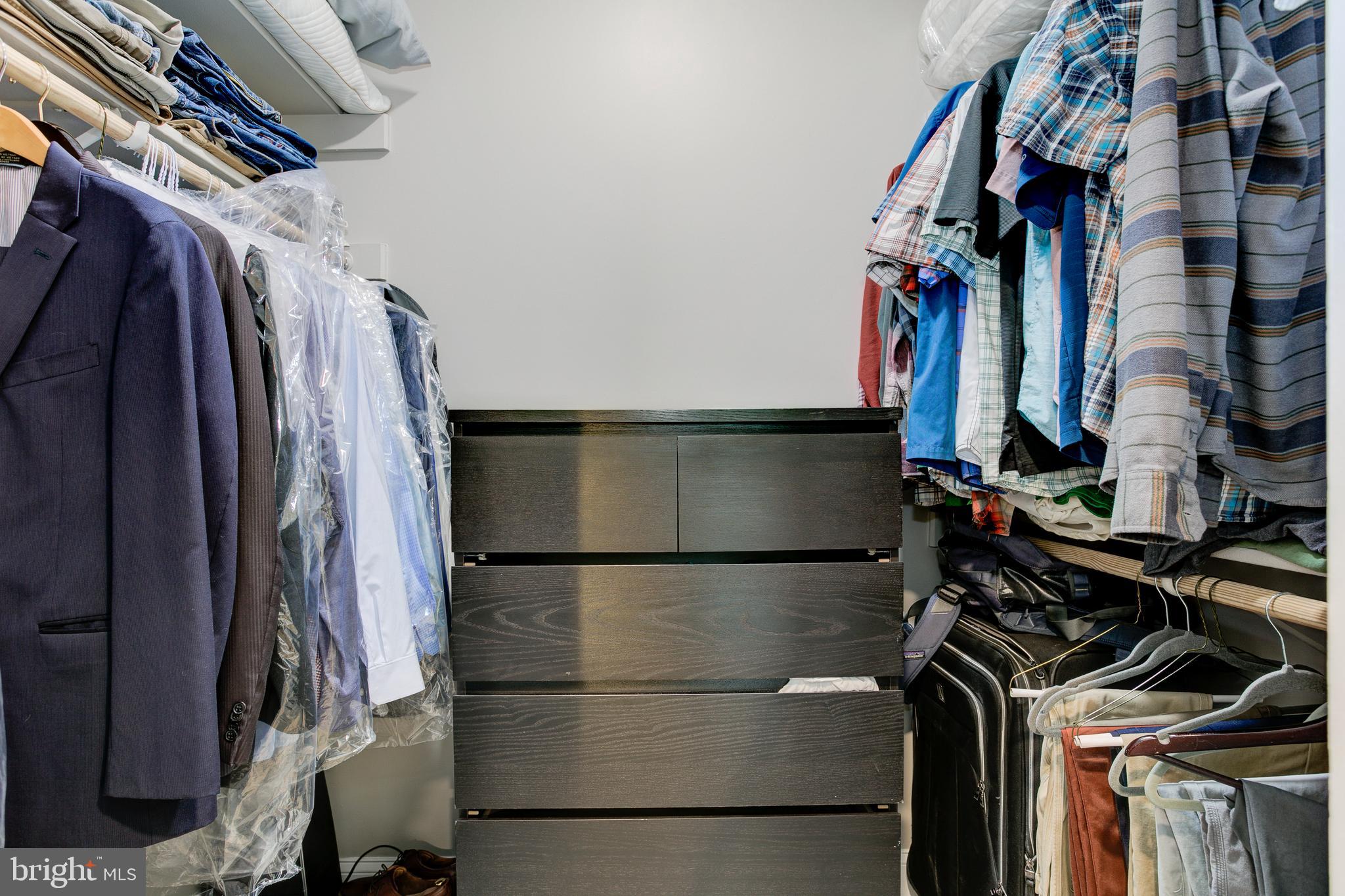 HILLWOOD - Residential