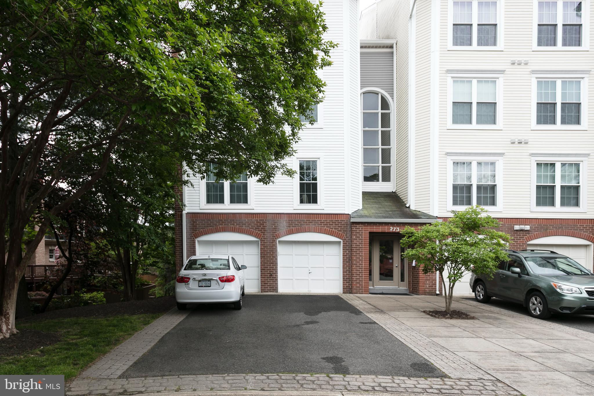 HILLWOOD - Residential