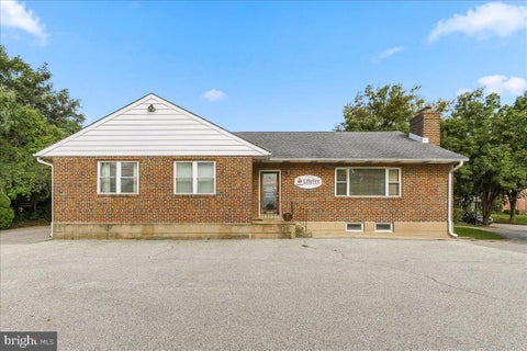 Photo of 500 W Township Line Road, HAVERTOWN, PA 19083 (MLS # PADE2125202)
