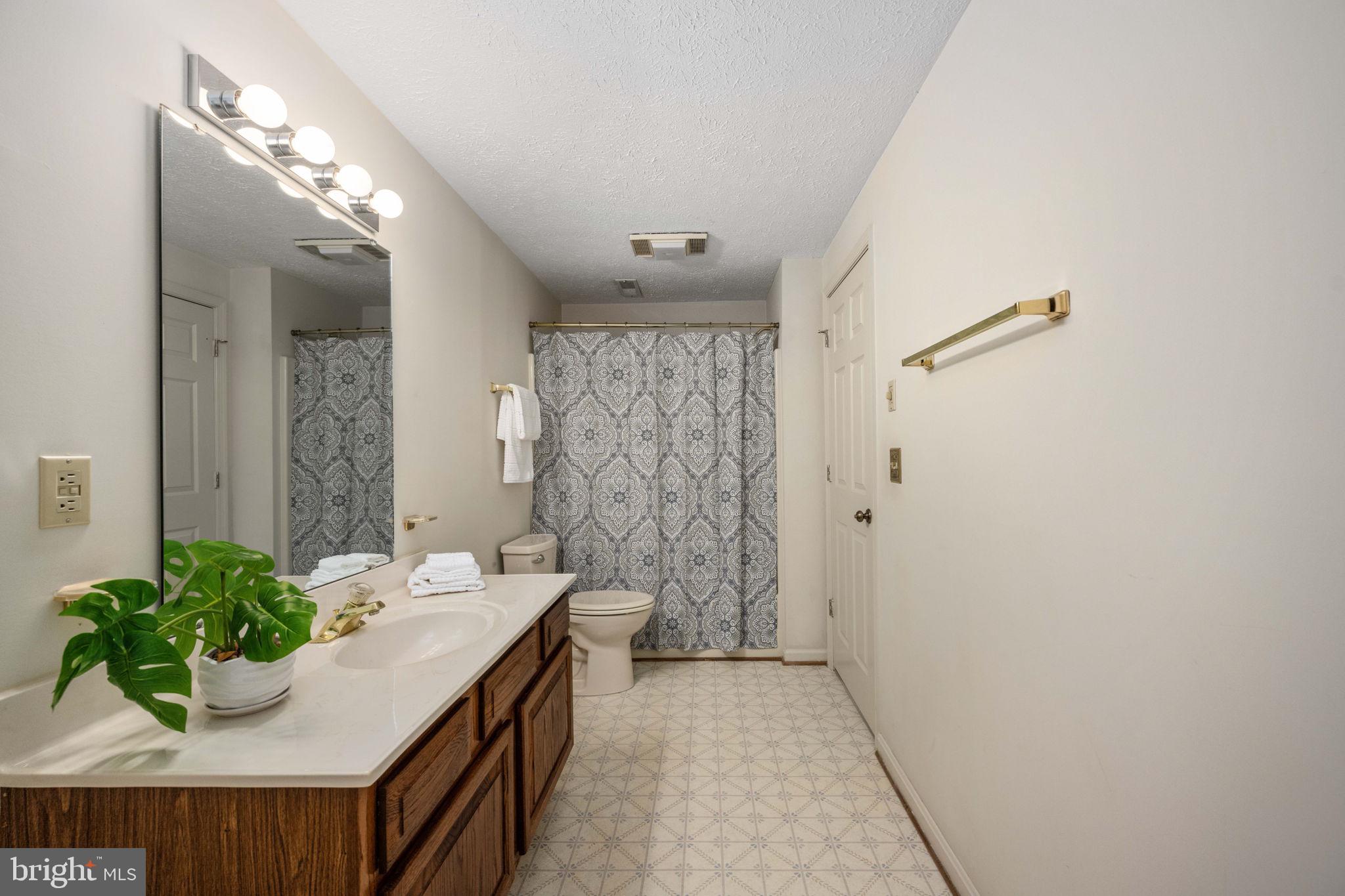 LAKE WILDERNESS - Residential