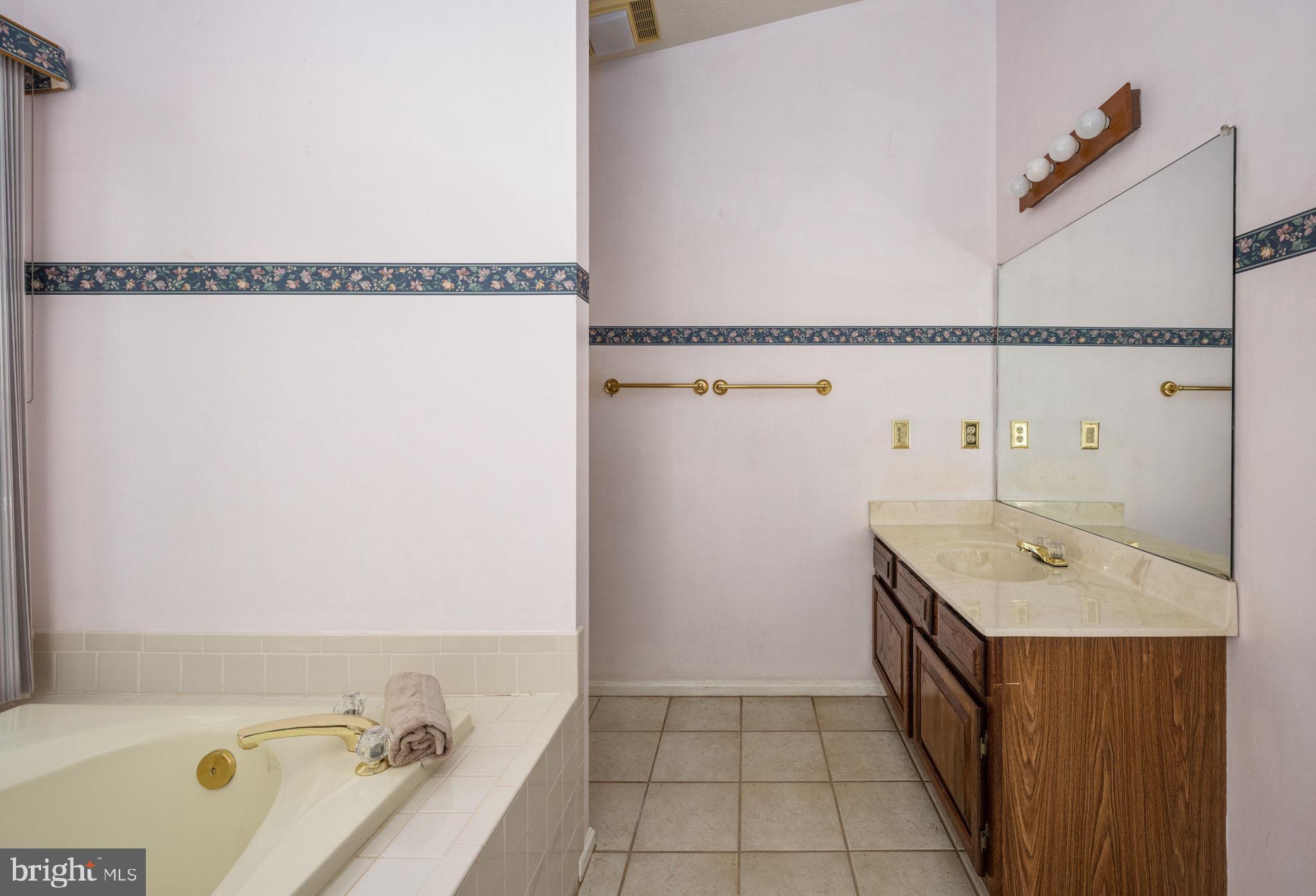 LAKE WILDERNESS - Residential