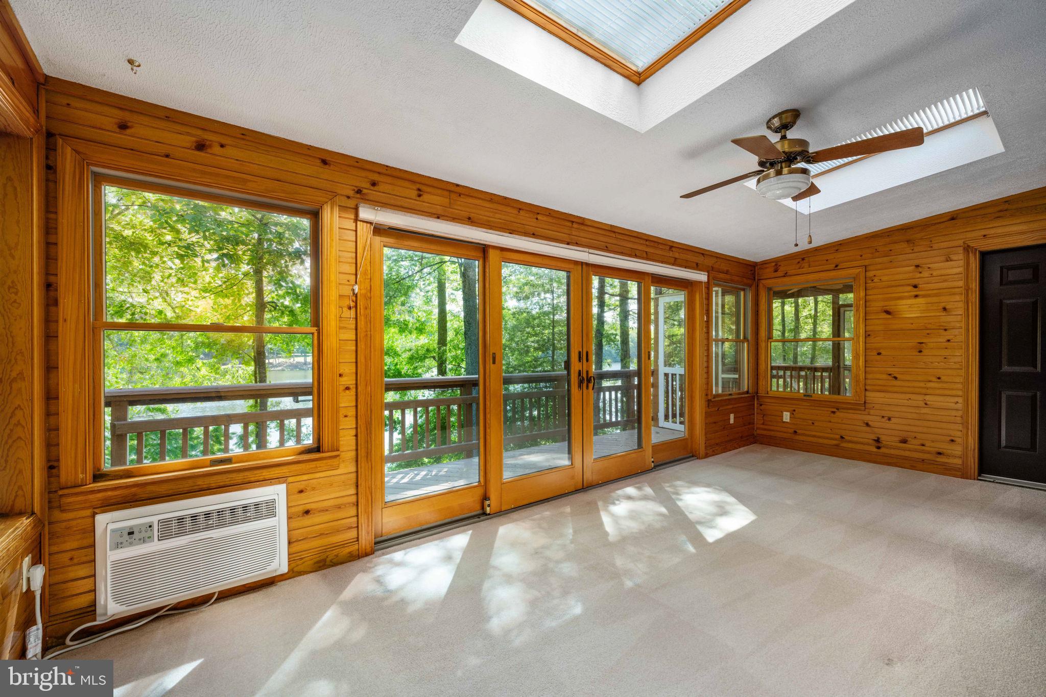 LAKE WILDERNESS - Residential