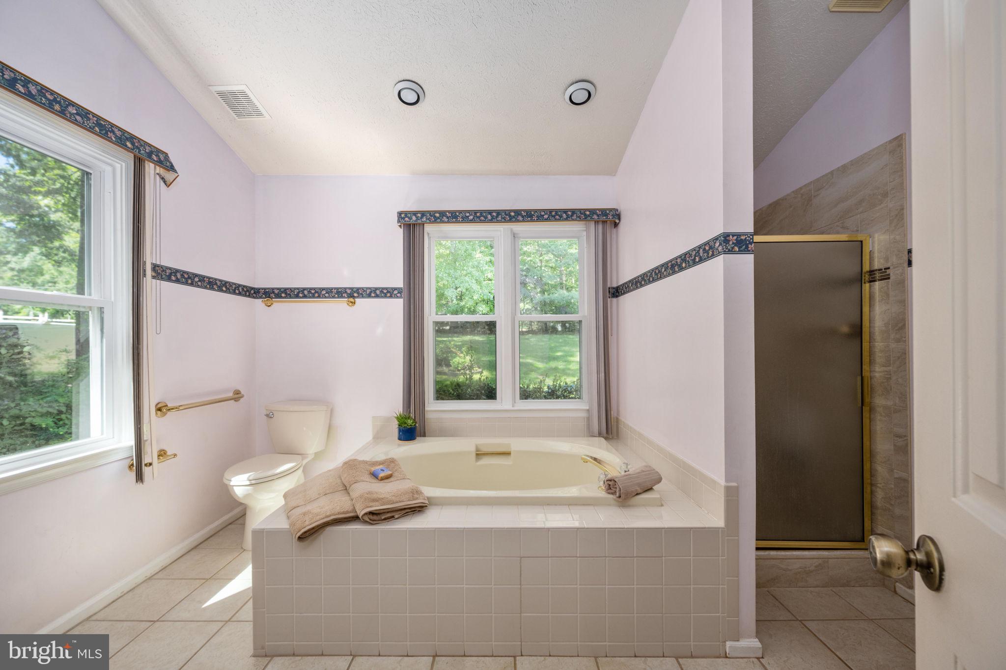 LAKE WILDERNESS - Residential