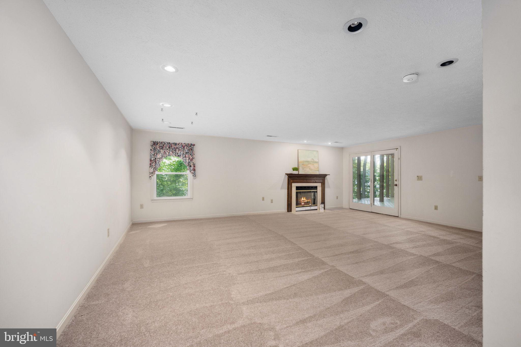 LAKE WILDERNESS - Residential