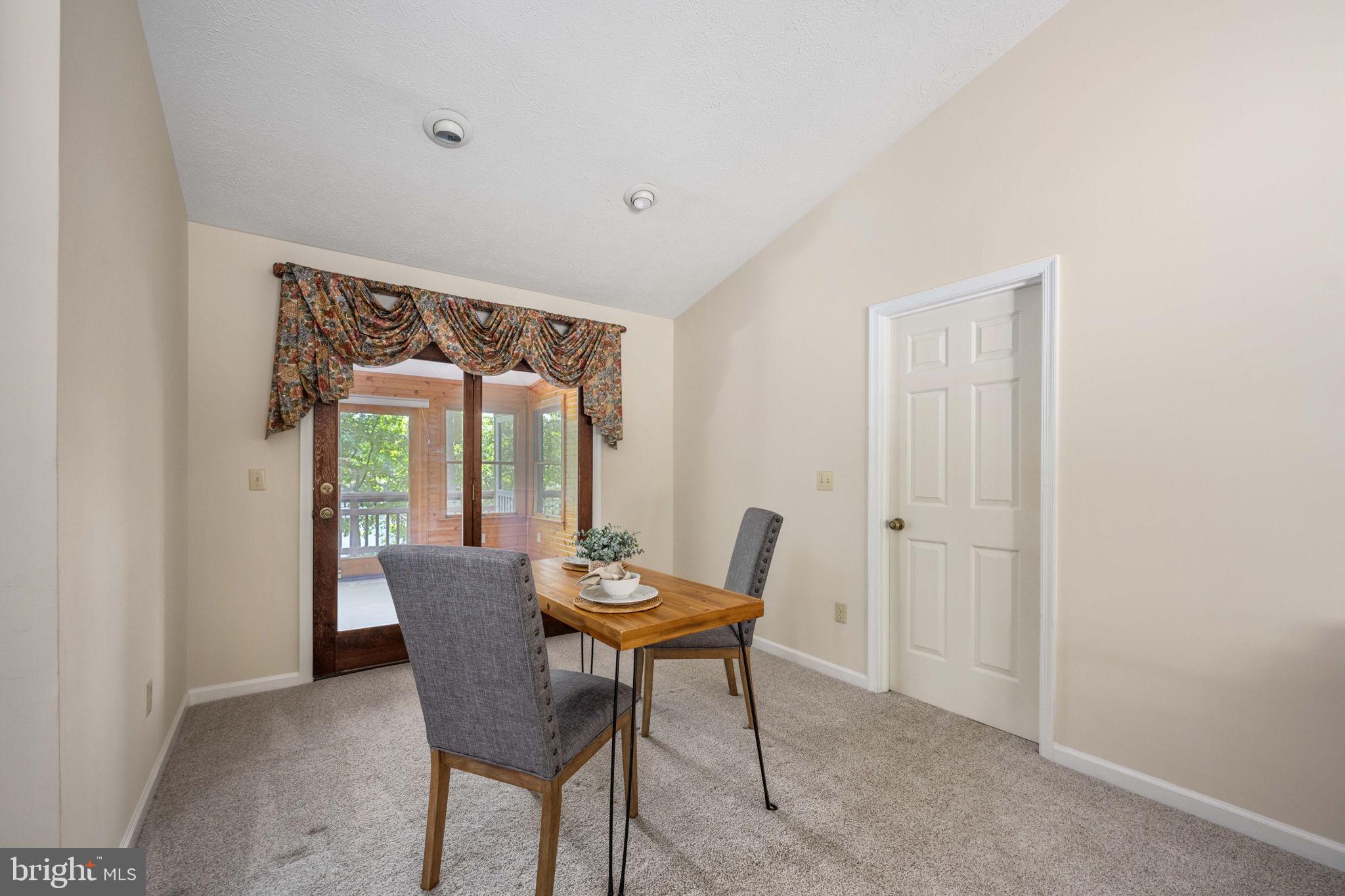 LAKE WILDERNESS - Residential