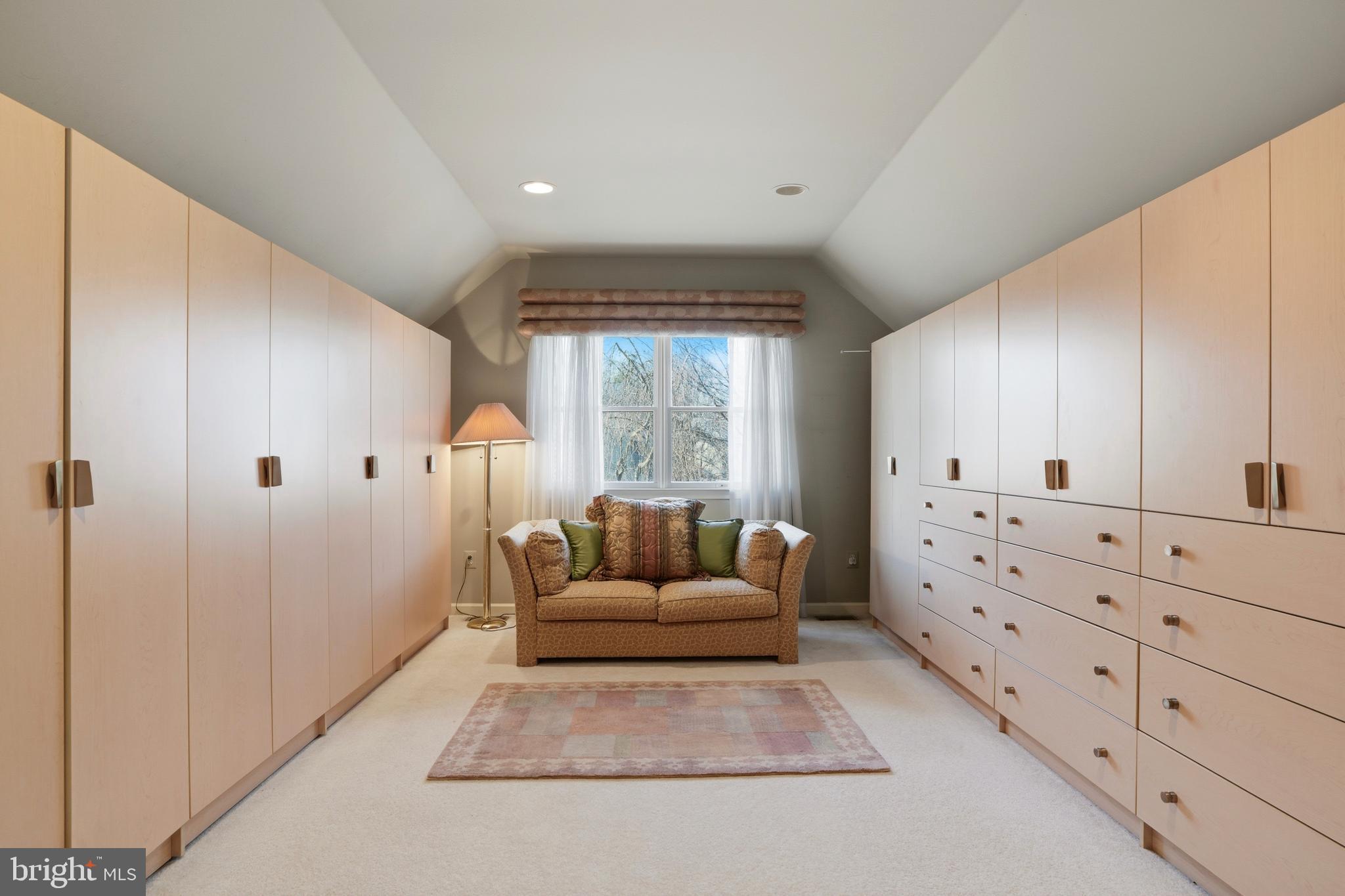 BLUE BELL CC - Residential