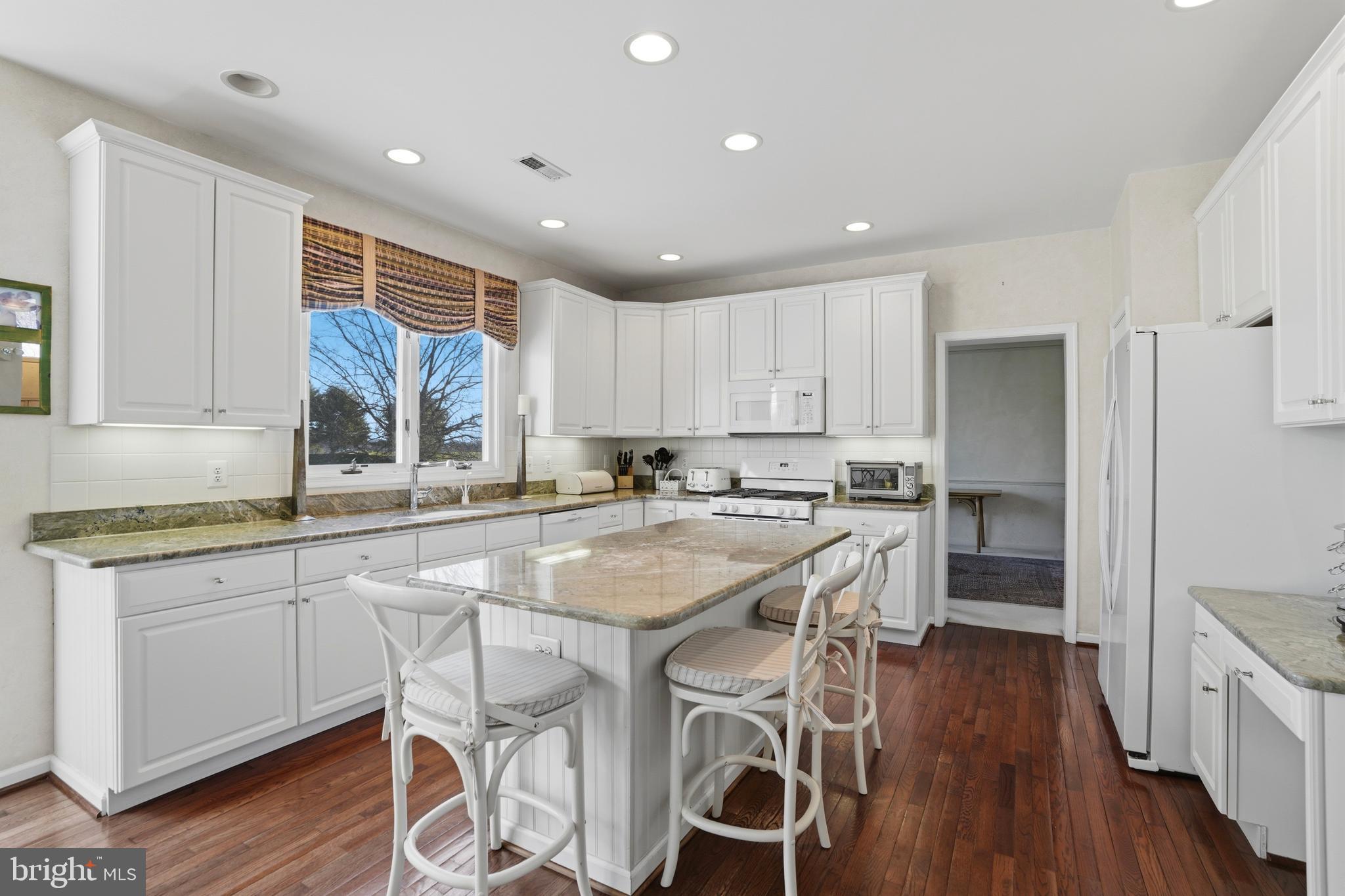 BLUE BELL CC - Residential