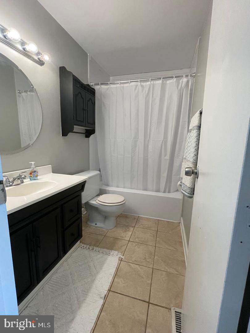 HARFORD SQUARE - Residential