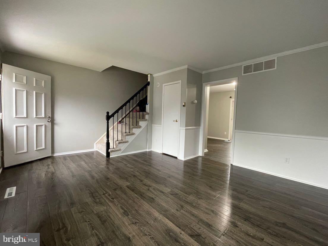 HARFORD SQUARE - Residential