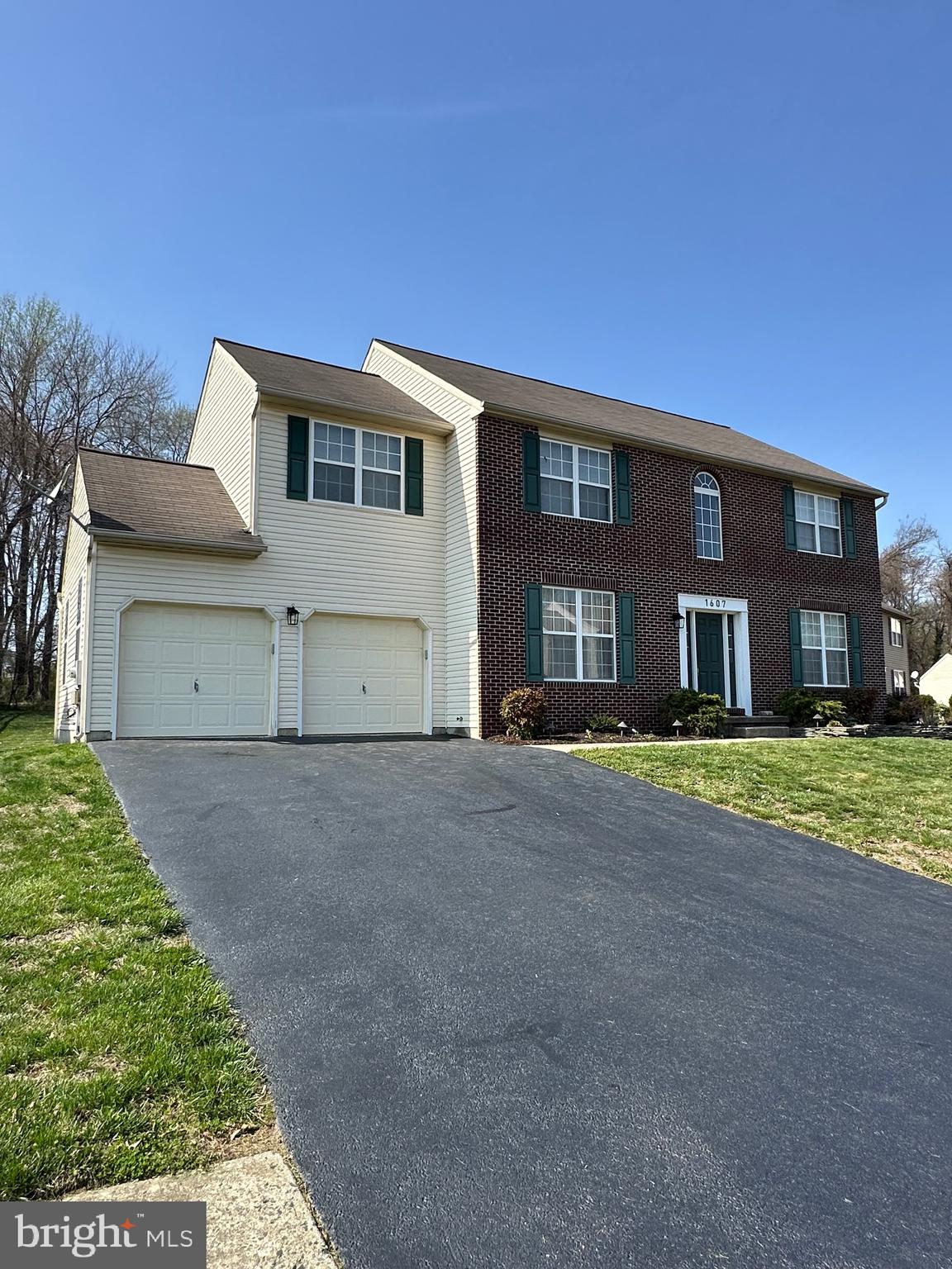 MALLARD POINTE - Residential