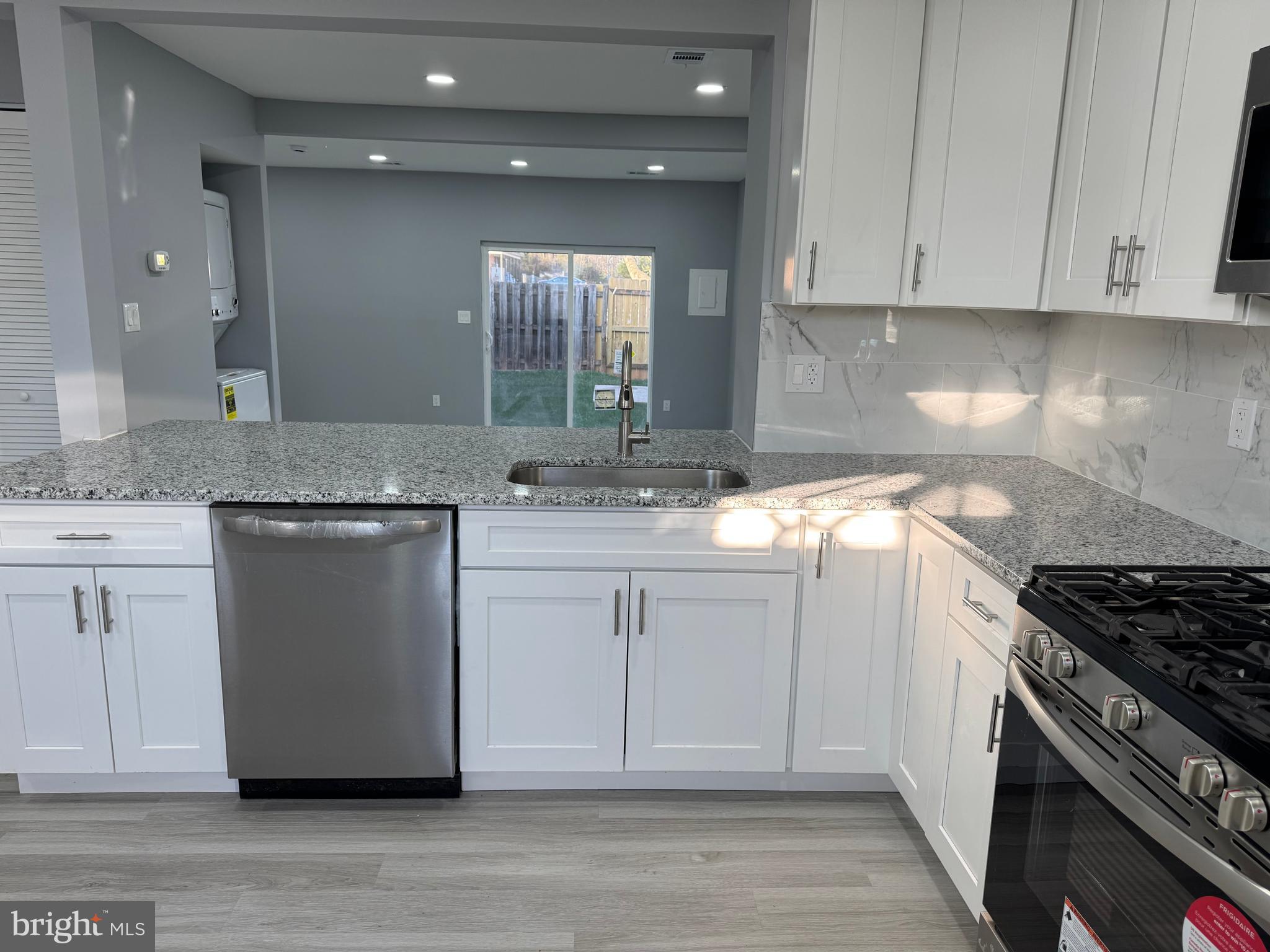 STONERIDGE II - Residential Lease