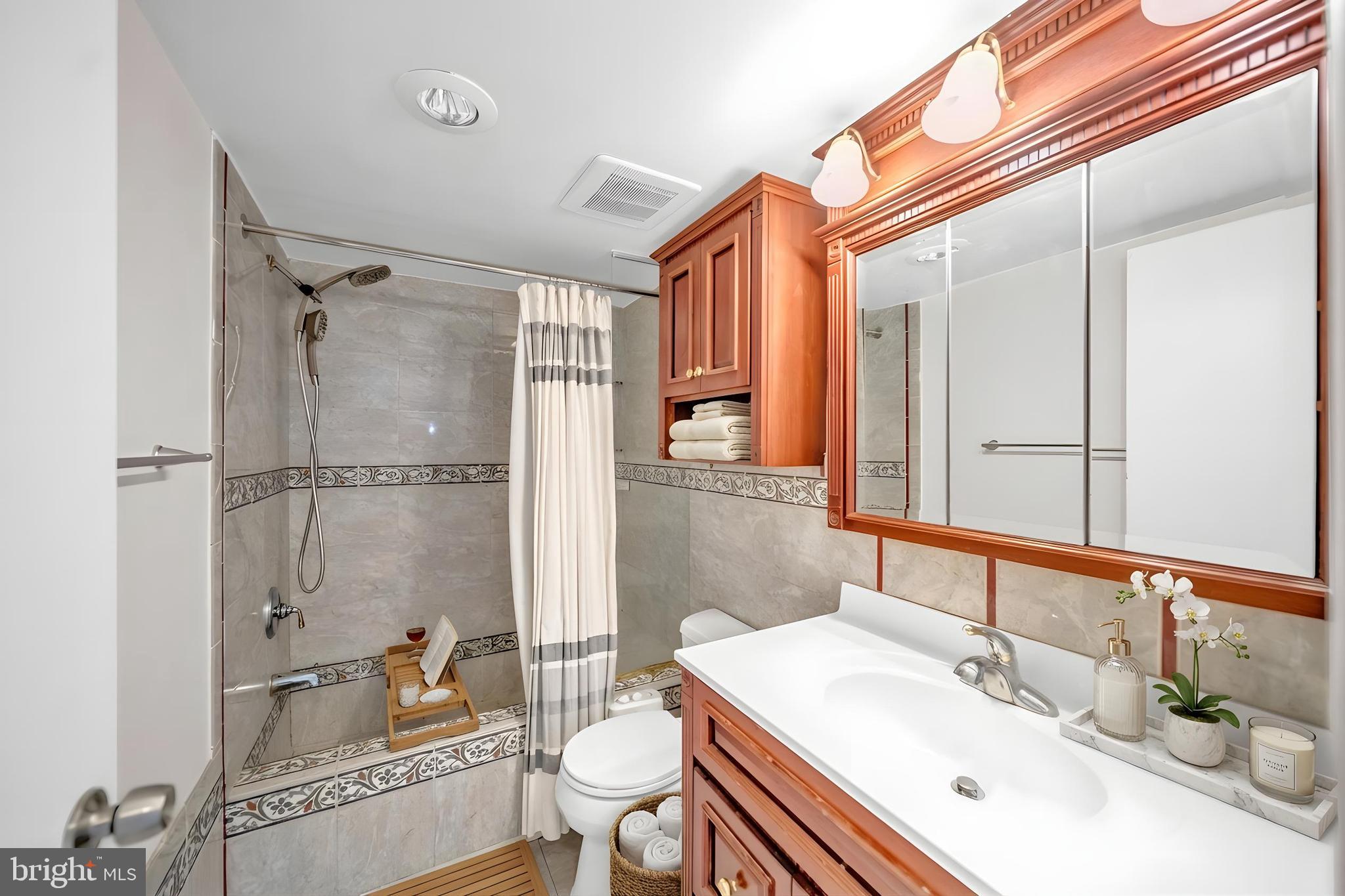 LOGAN CIRCLE - Residential