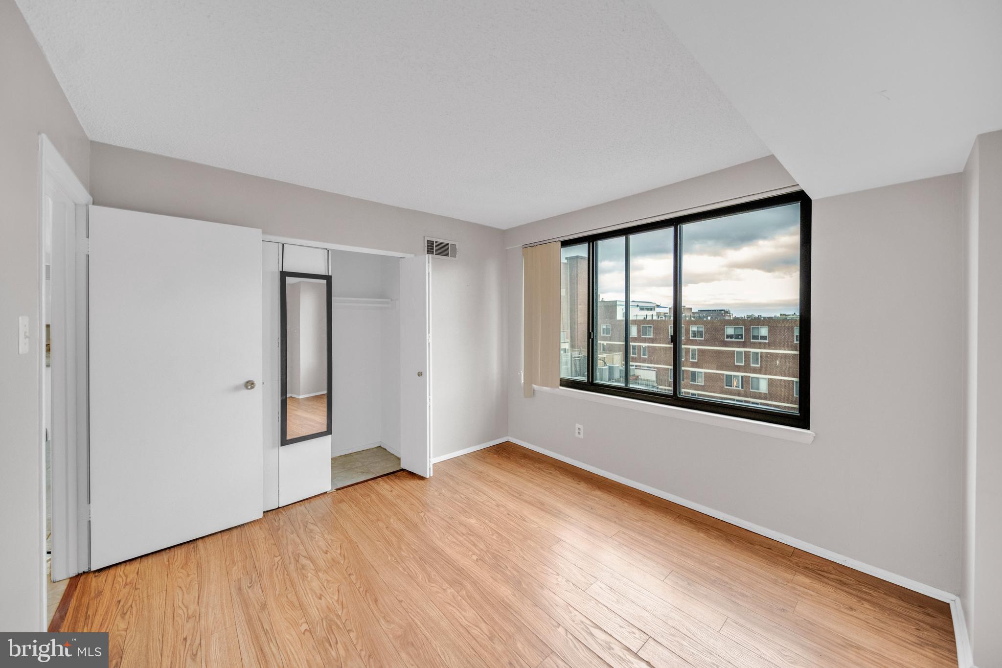 LOGAN CIRCLE - Residential